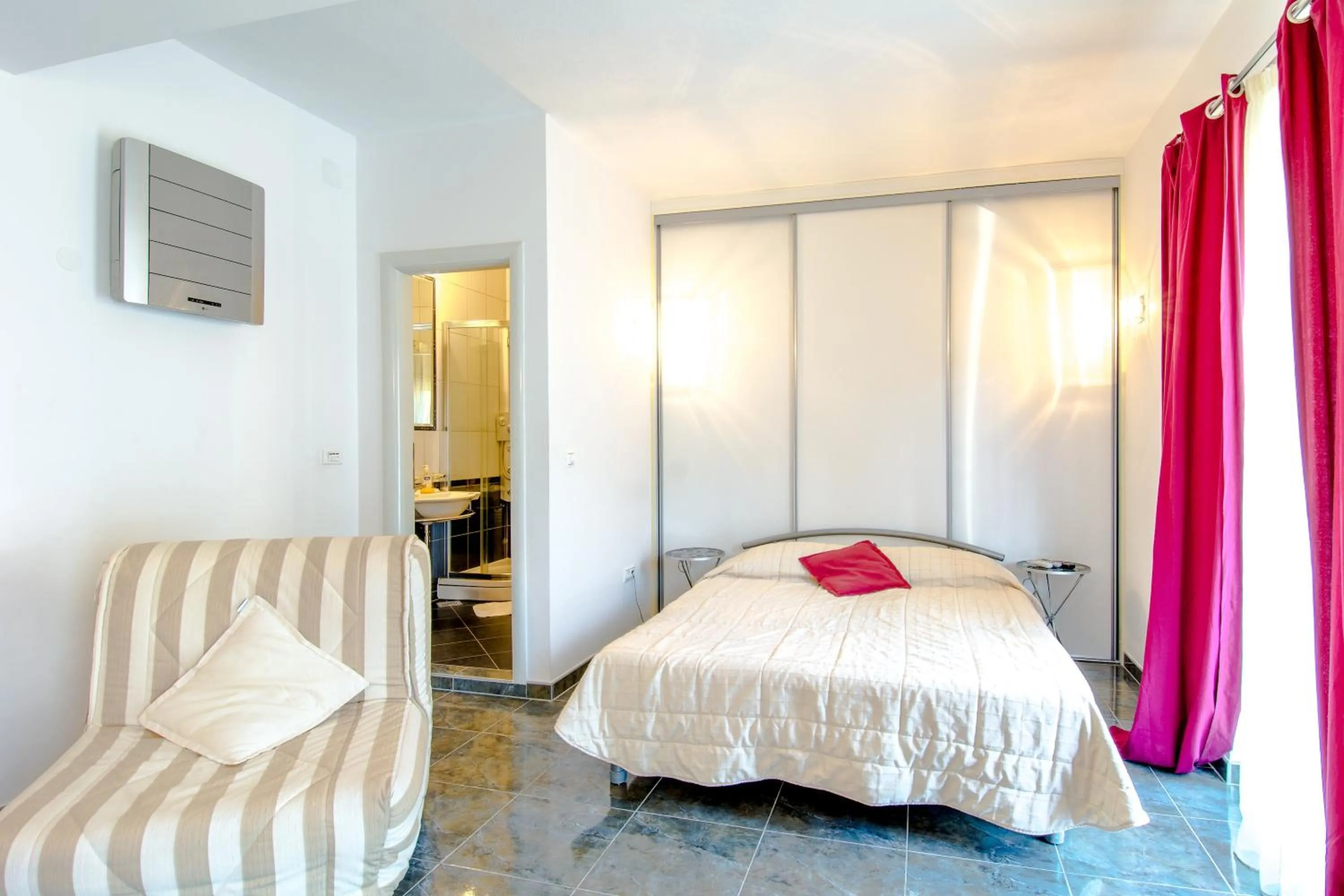 Bed in Apartments Duje