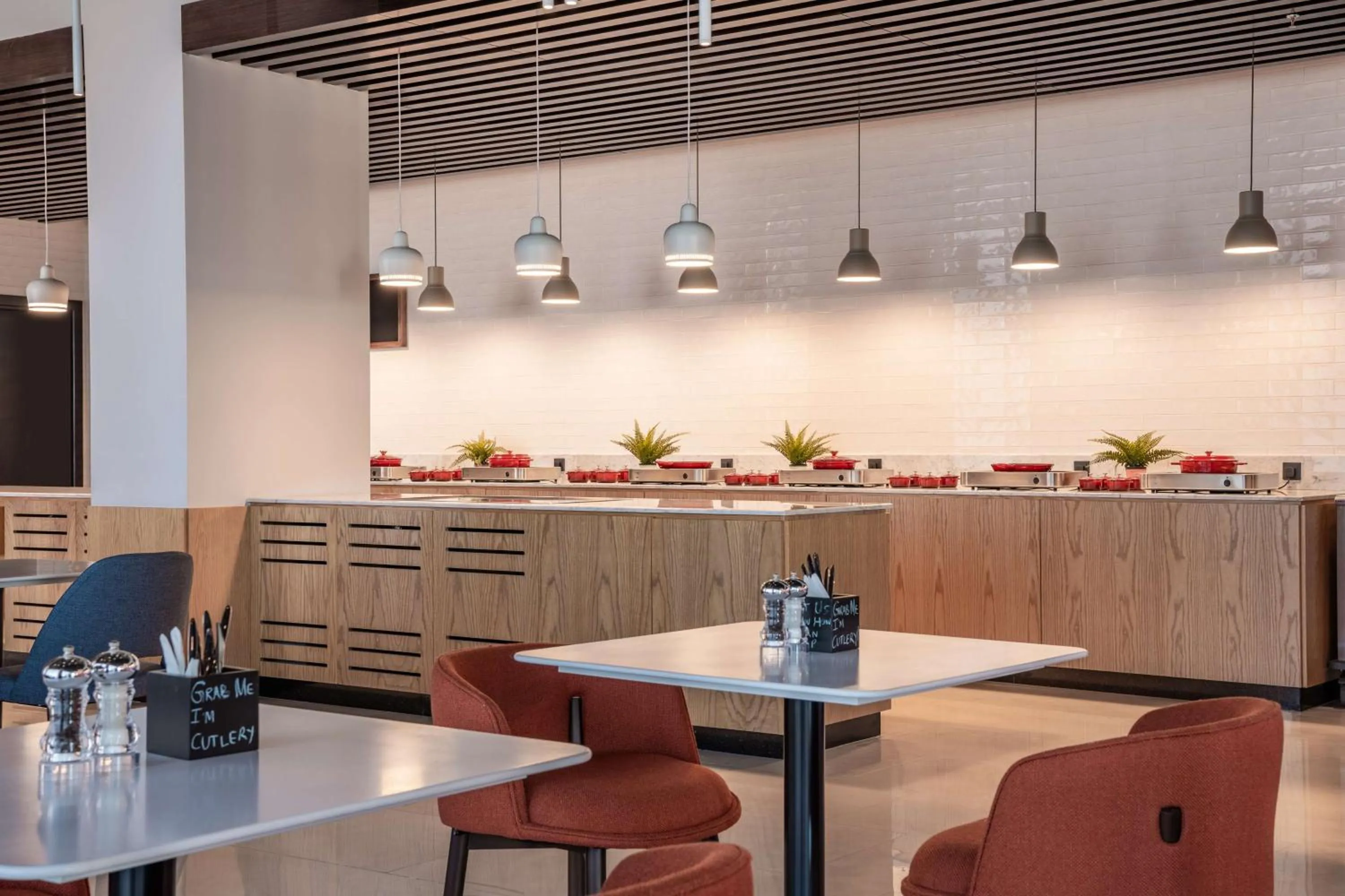 Restaurant/places to eat in Park Inn by Radisson Jeddah Madinah Road