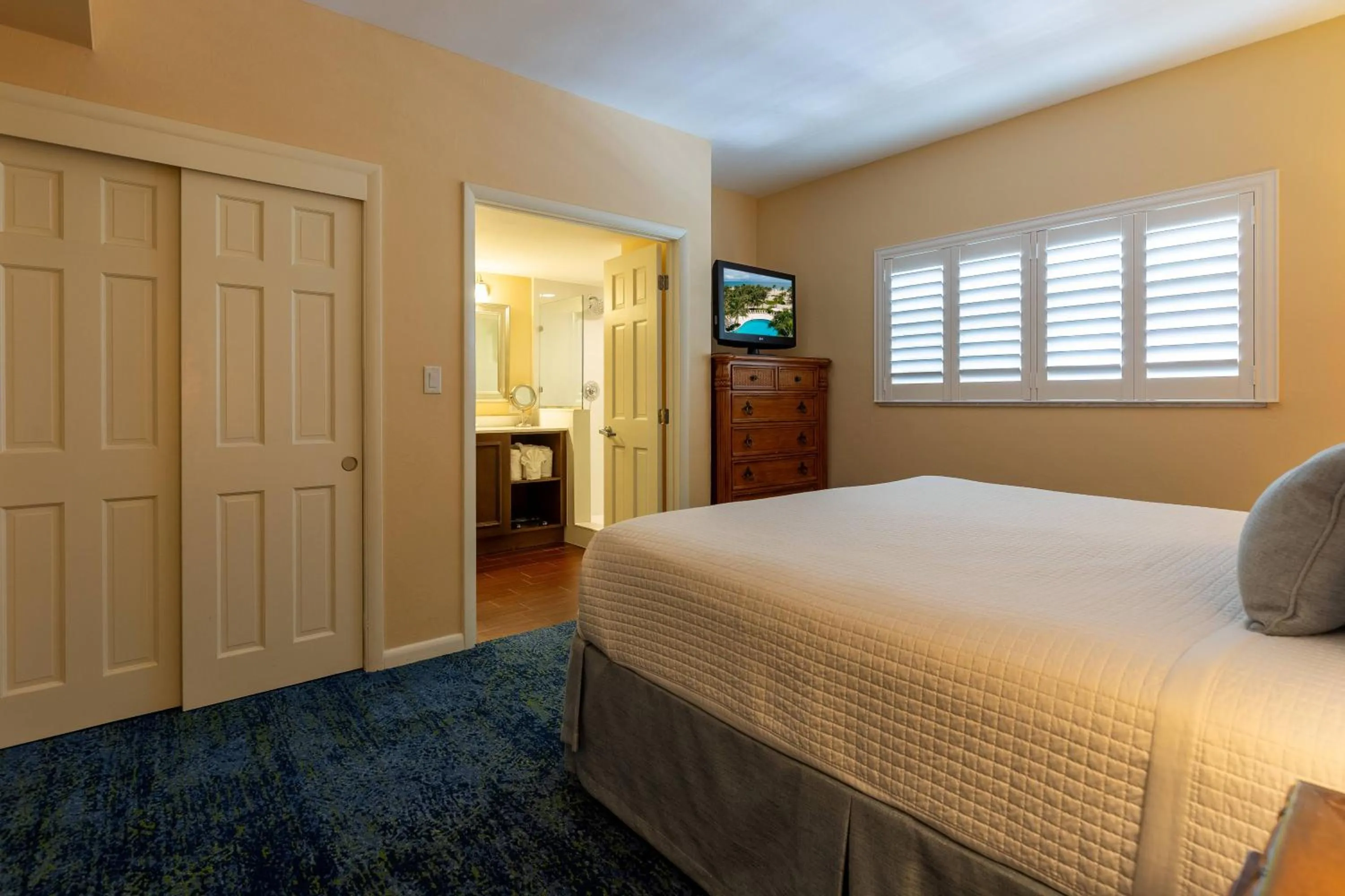 Bedroom, Bed in The Lago Mar Beach Resort and Club