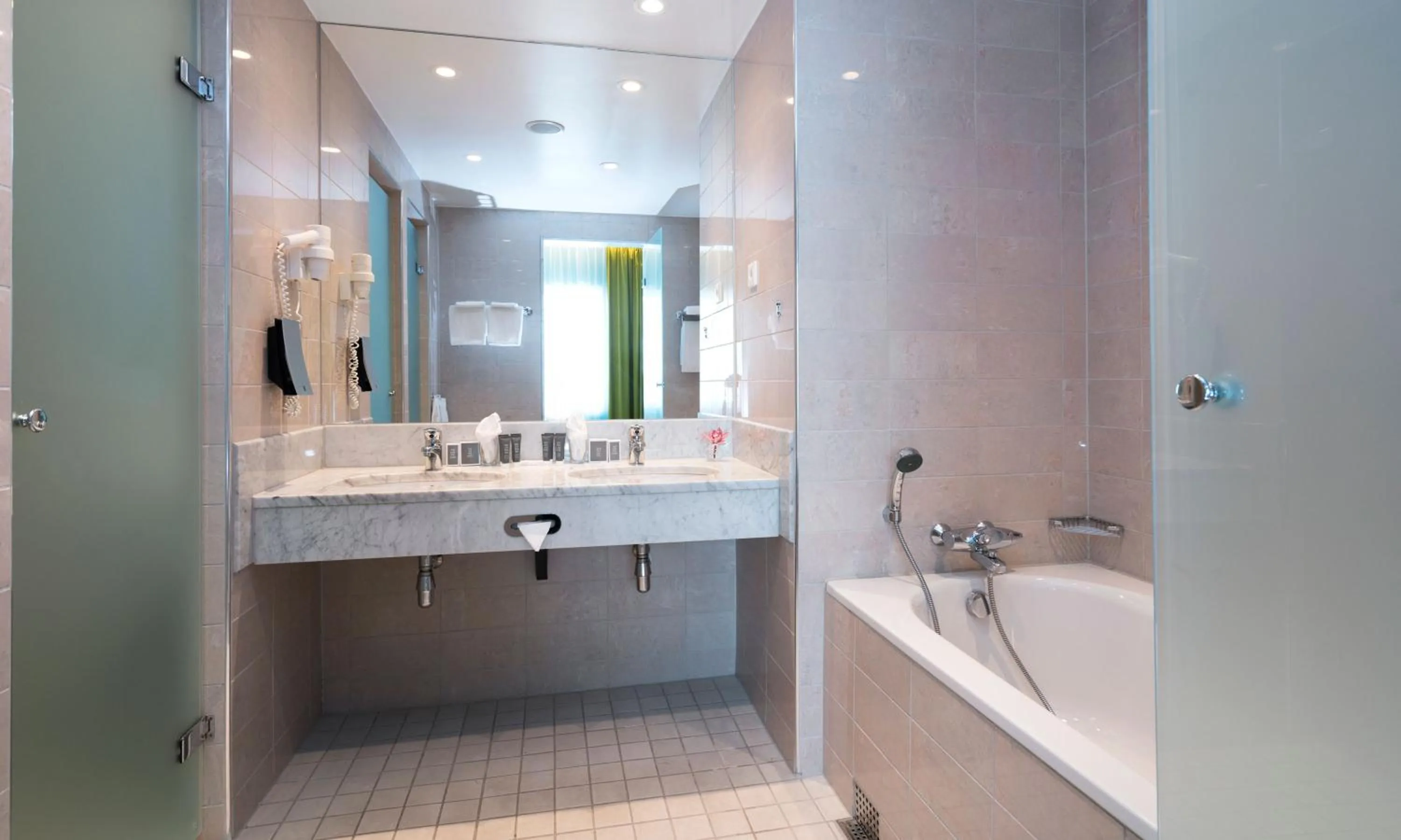 Bathroom in Thon Hotel Arena