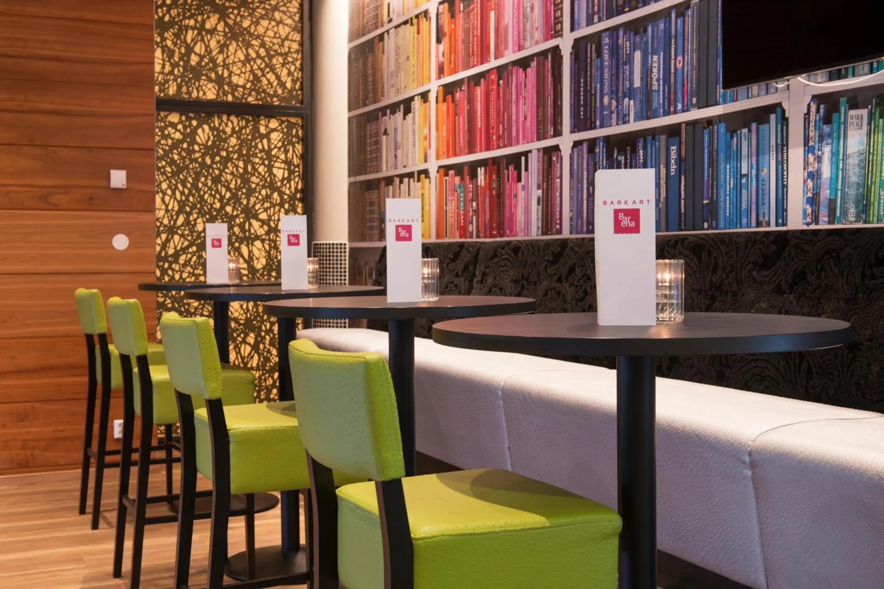 Lounge or bar in Thon Hotel Arena Lounge or bar in Thon Hotel Arena