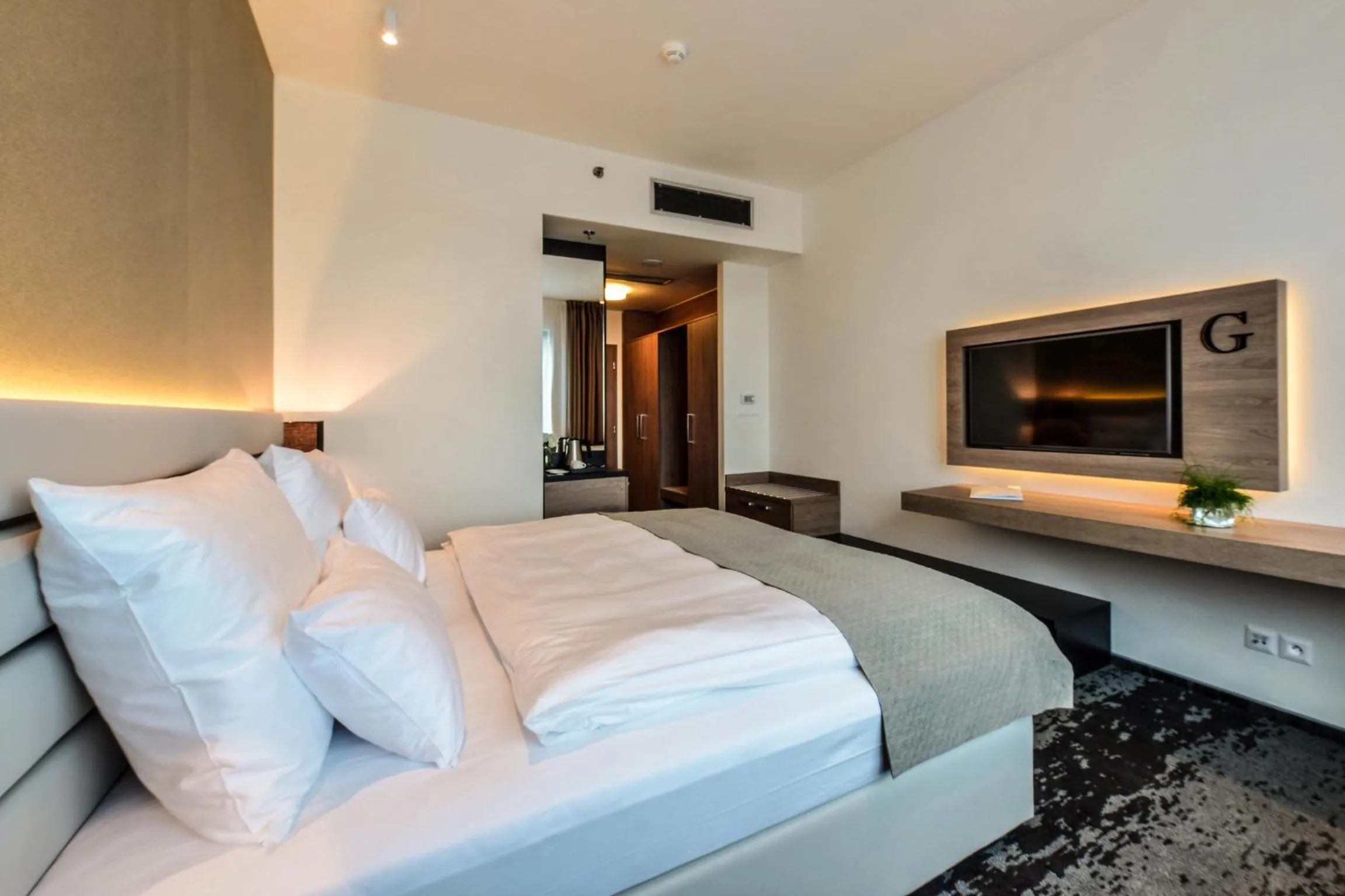 Standard Double or Twin Room in Grid Hotel