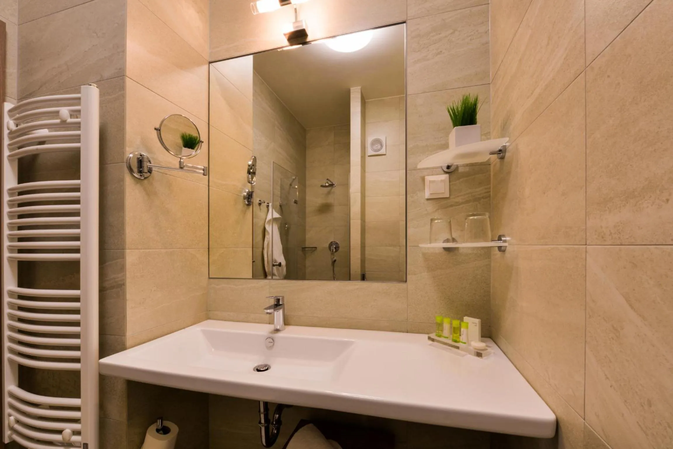 Bathroom in Grid Hotel