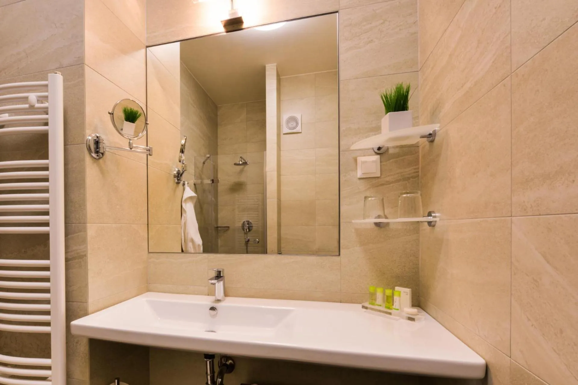 Bathroom in Grid Hotel