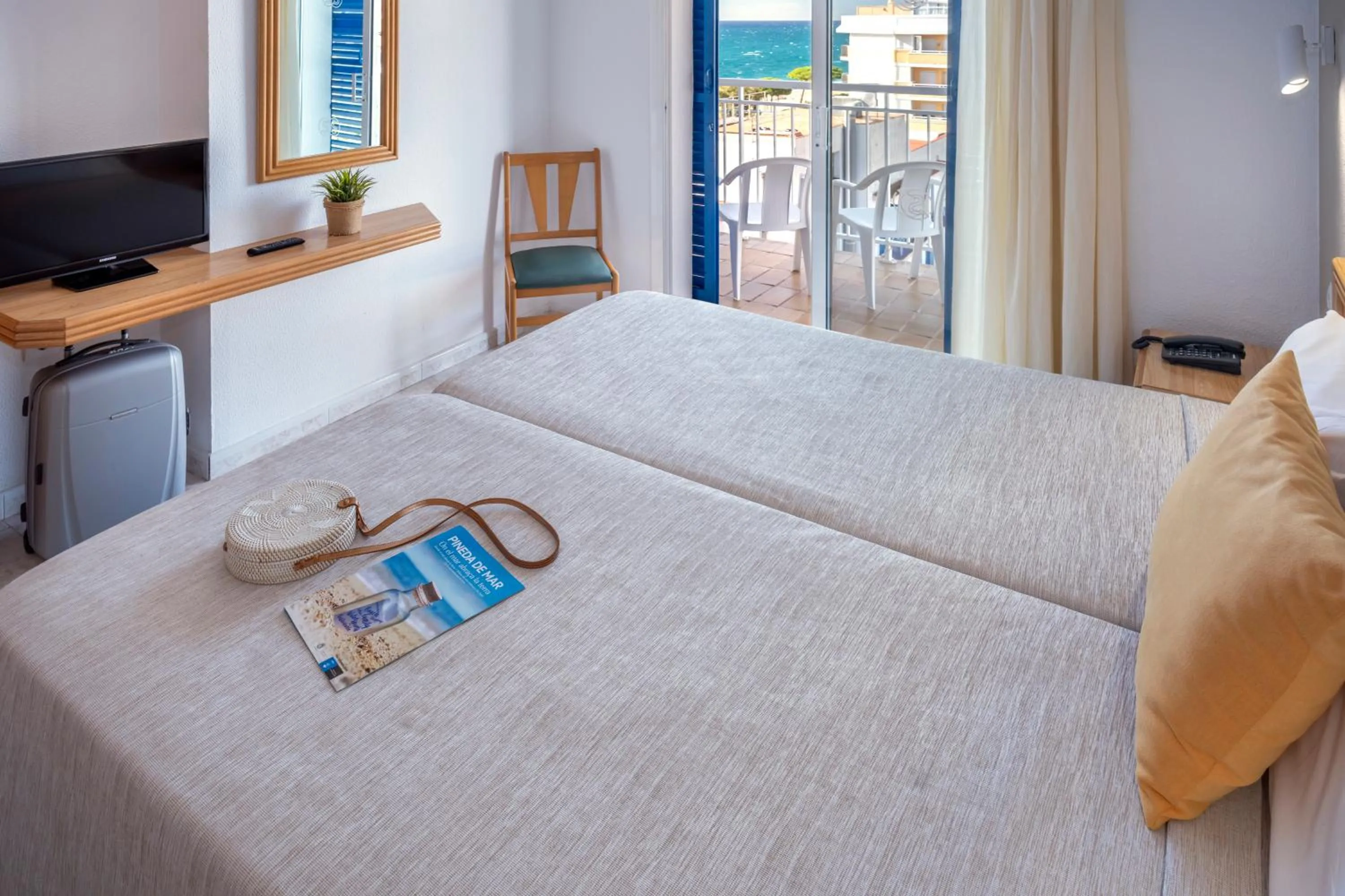 Photo of the whole room, Bed in Hotel Sorrabona