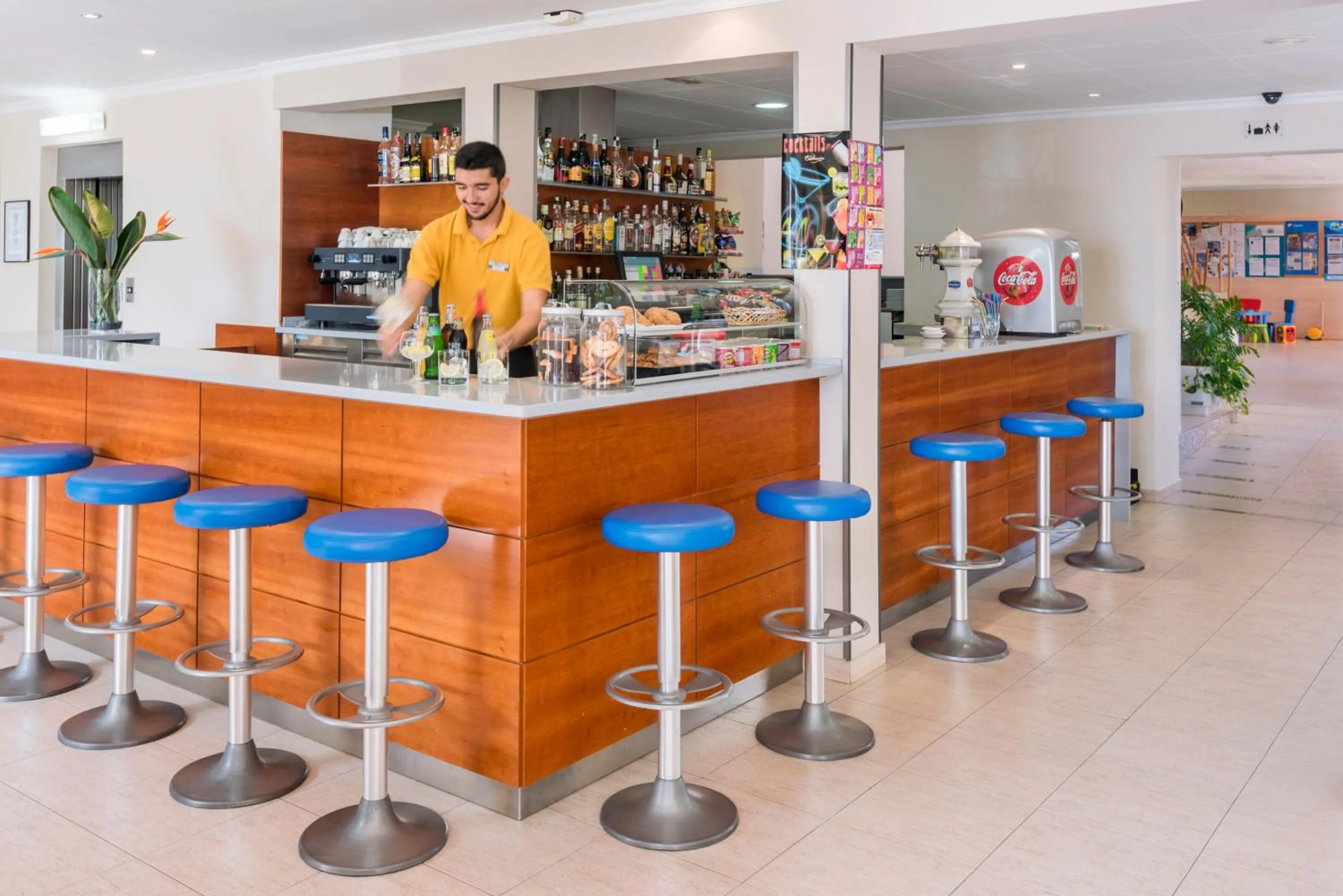 Lounge or bar in Hotel Sorrabona