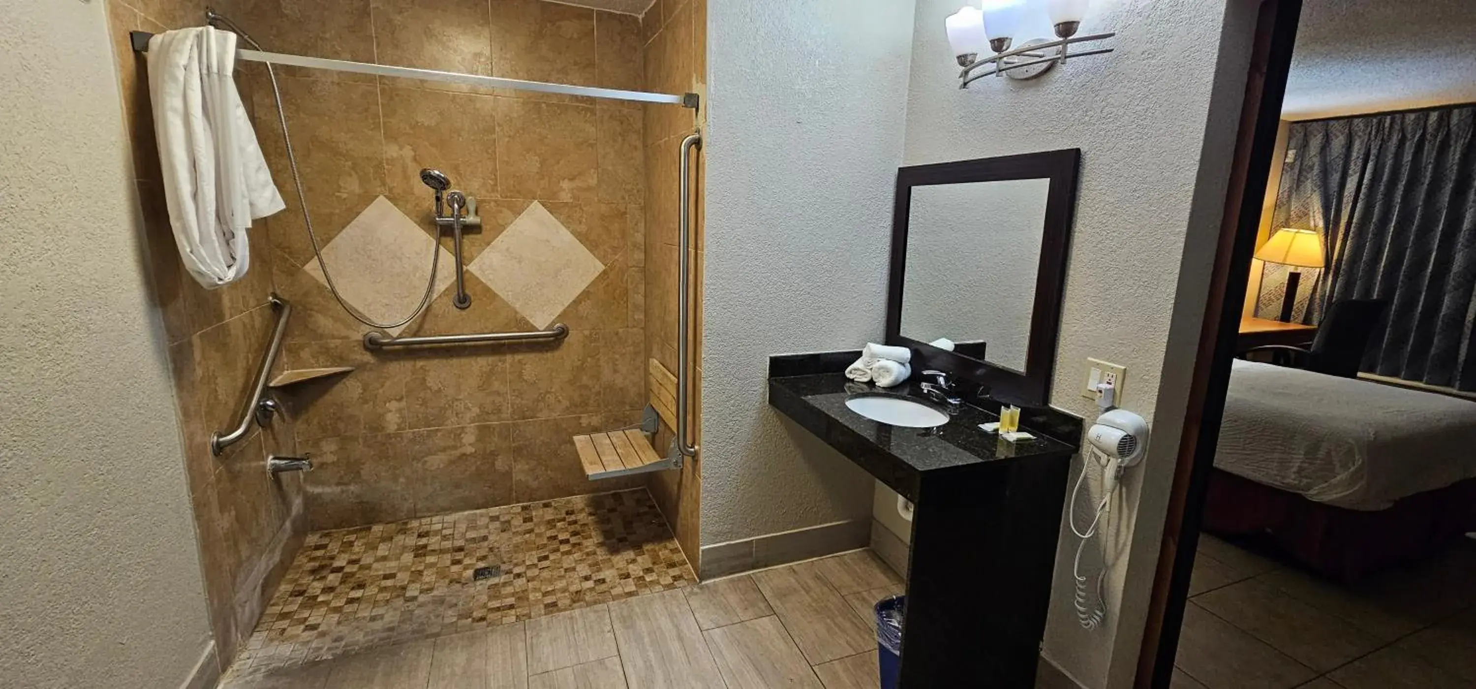 Bed in Days Inn by Wyndham Orlando Downtown Bed in Days Inn by Wyndham Orlando Downtown