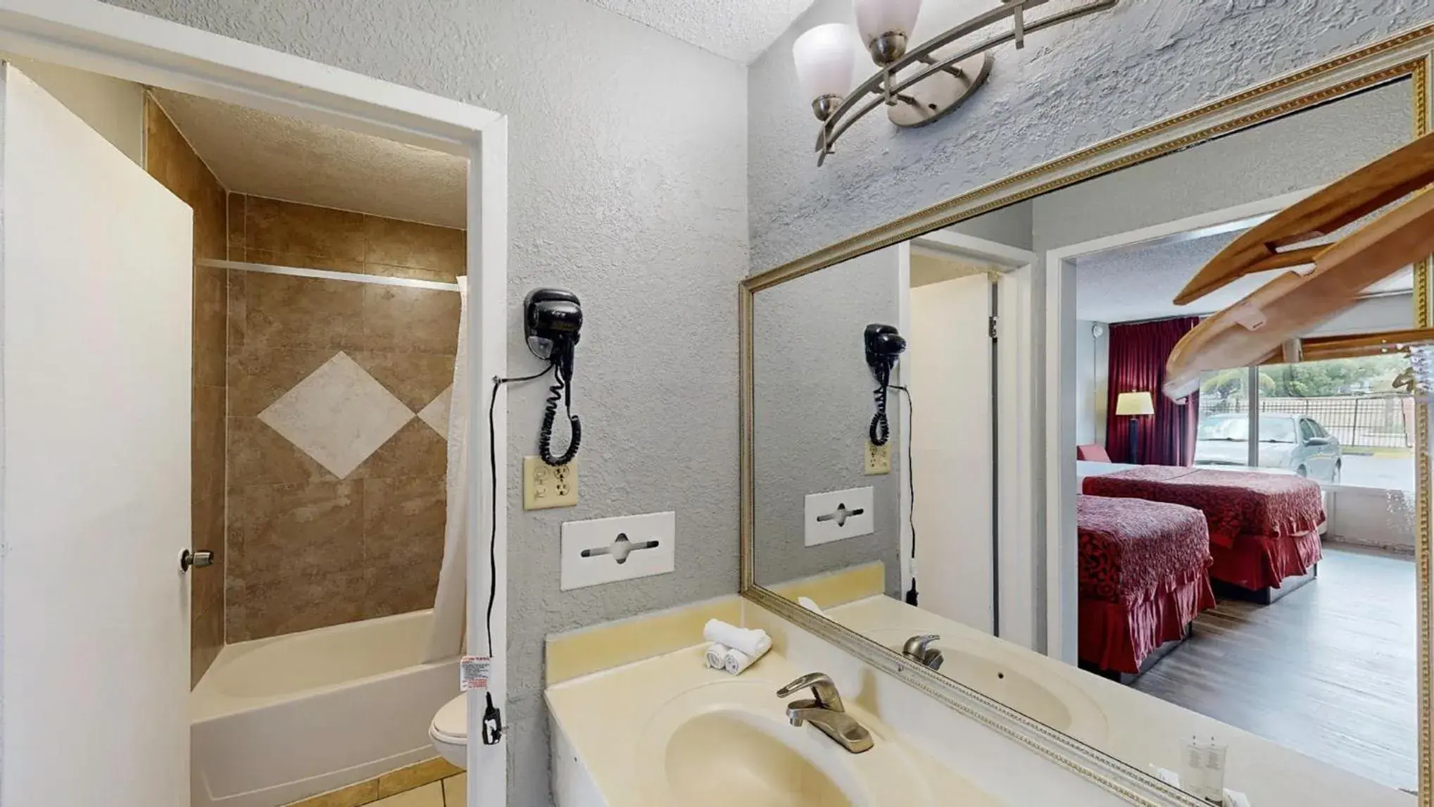 Double Room - Mobility Access/Non-Smoking in Days Inn by Wyndham Orlando Downtown Double Room - Mobility Access/Non-Smoking in Days Inn by Wyndham Orlando Downtown