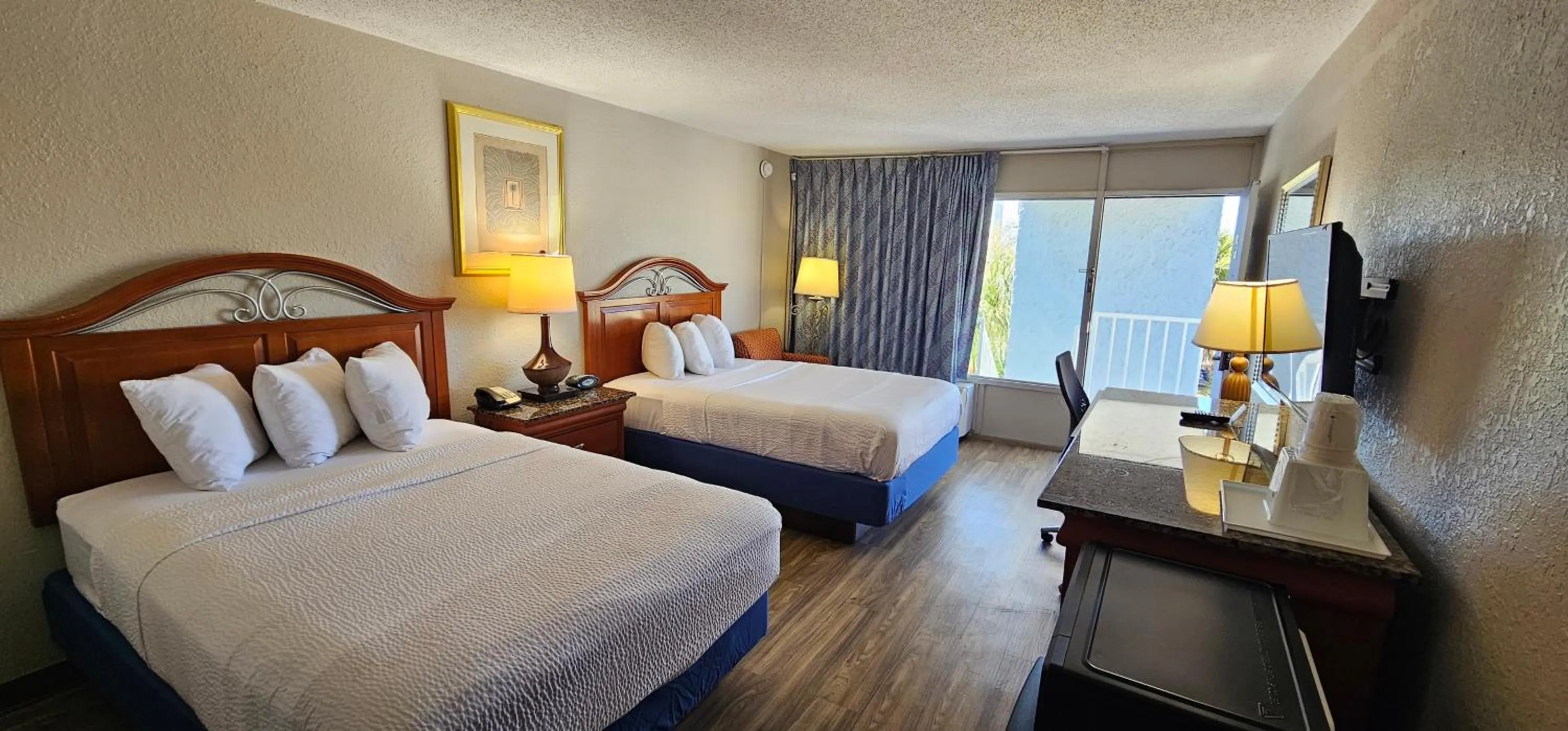 Bed in Days Inn by Wyndham Orlando Downtown