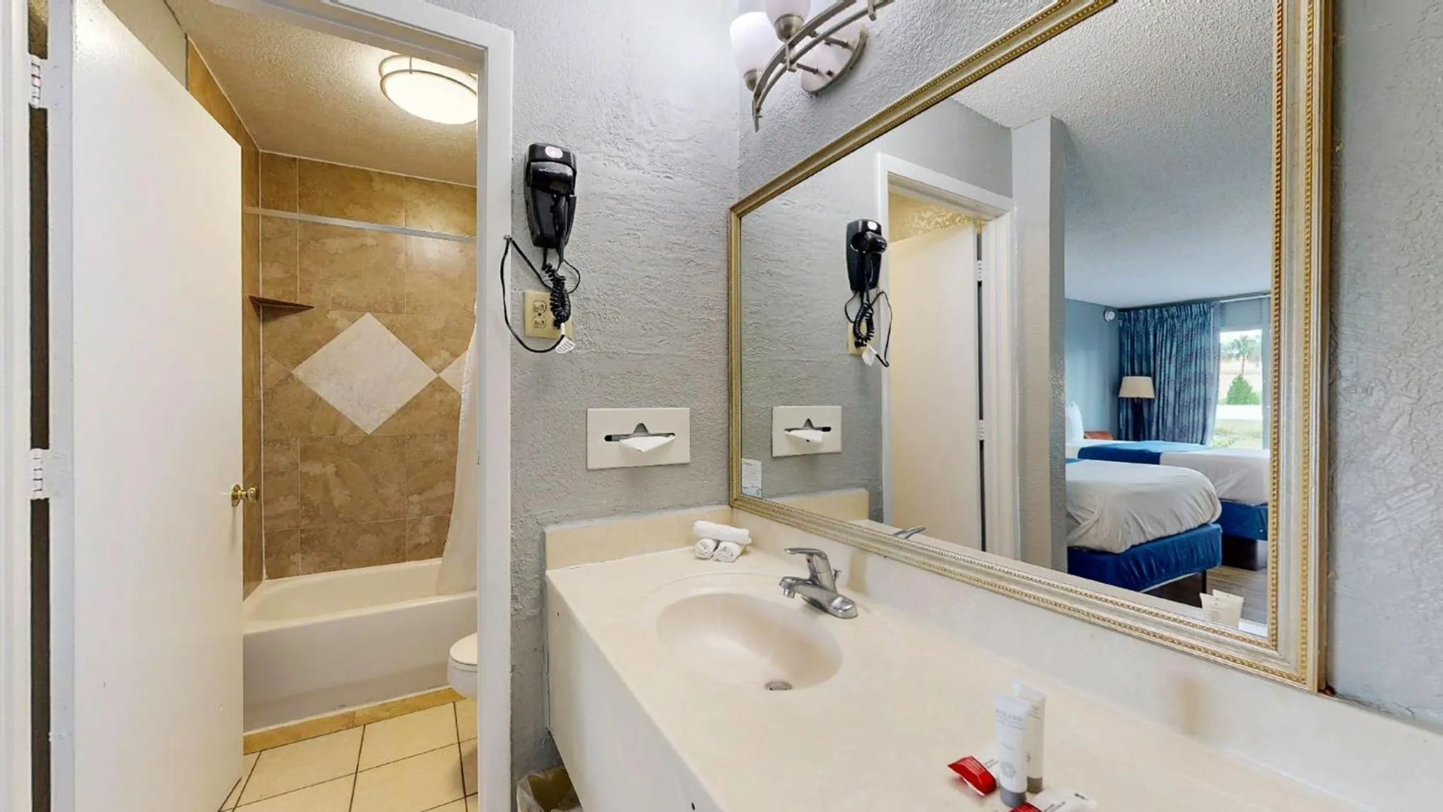 Photo of the whole room, Bed in Days Inn by Wyndham Orlando Downtown