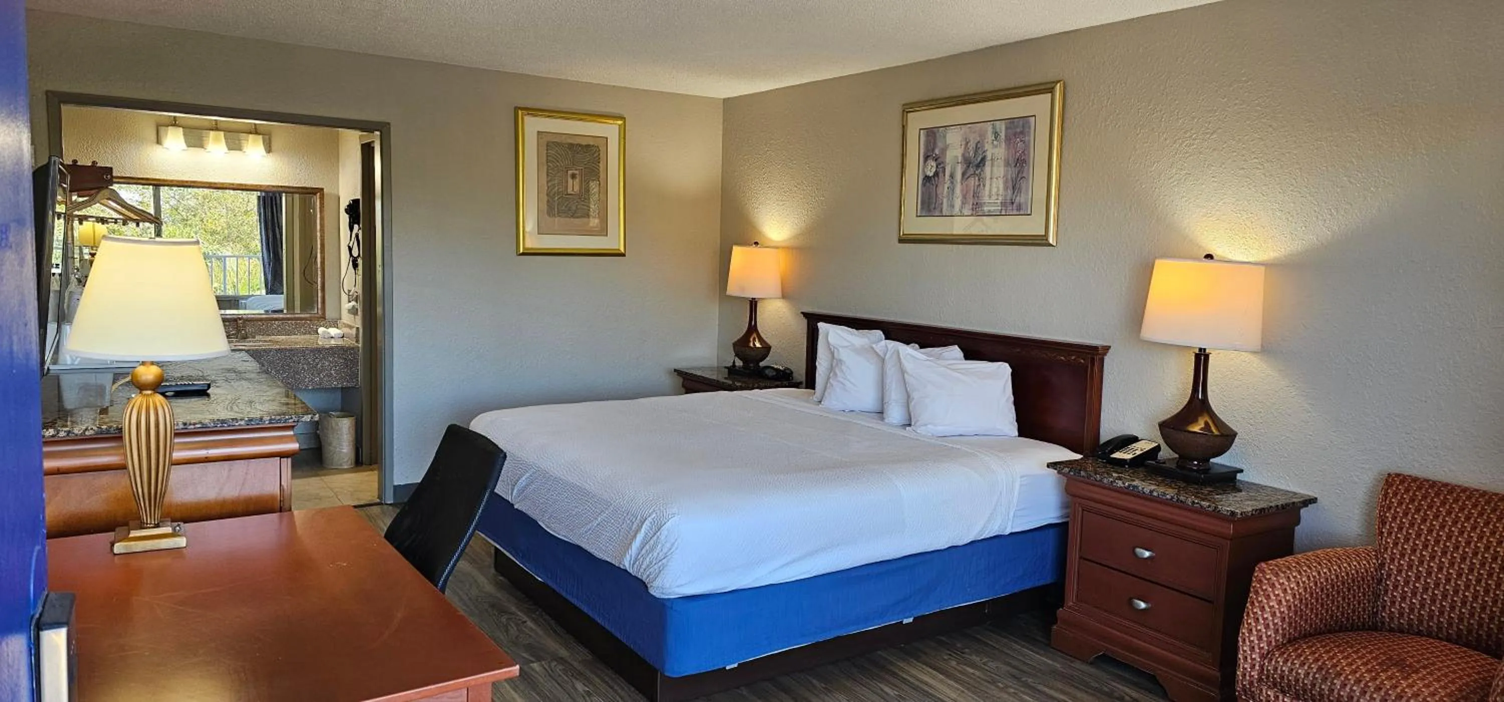 Bed in Days Inn by Wyndham Orlando Downtown