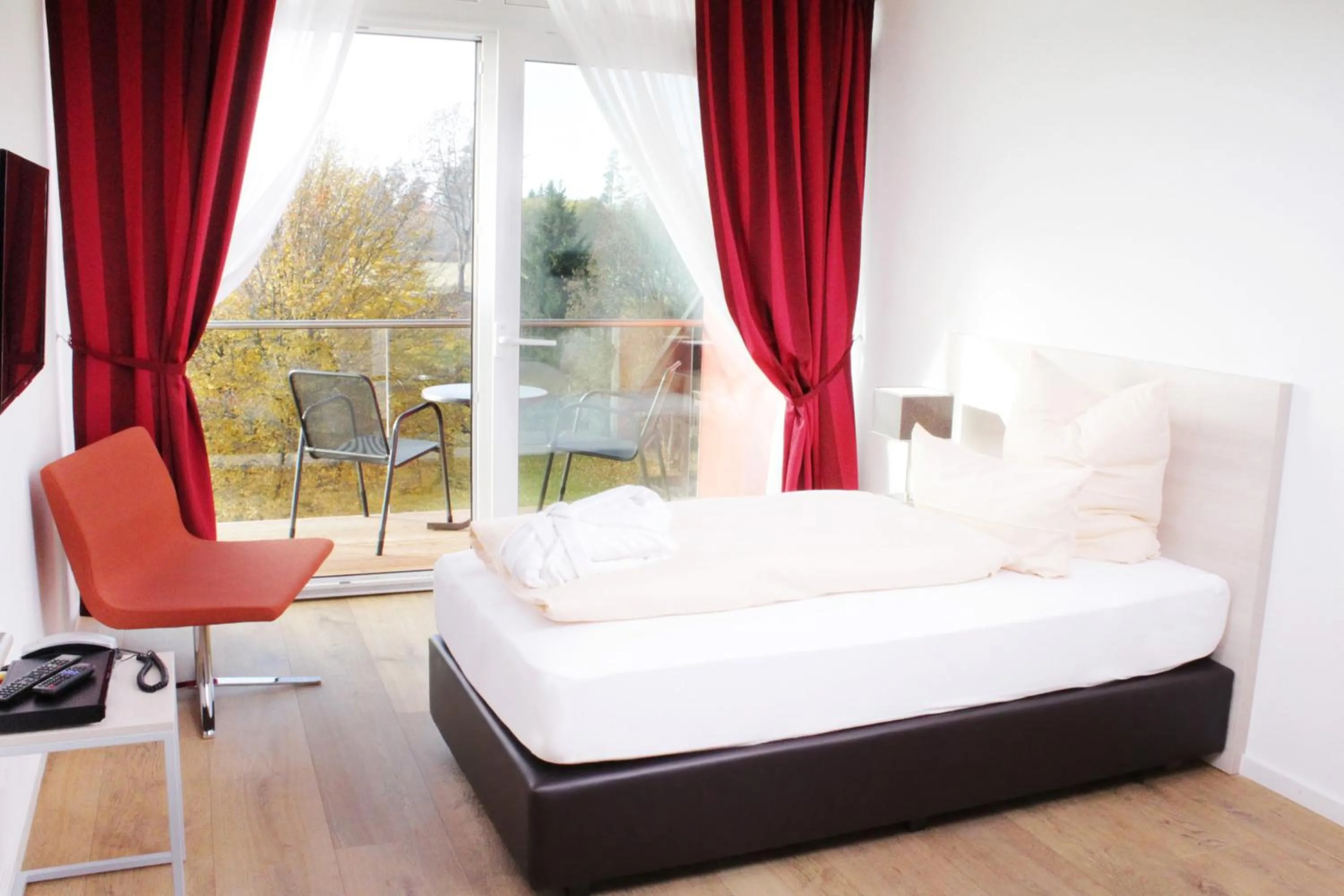 Day, Bed in Schwarzwald Lodge Rothaus