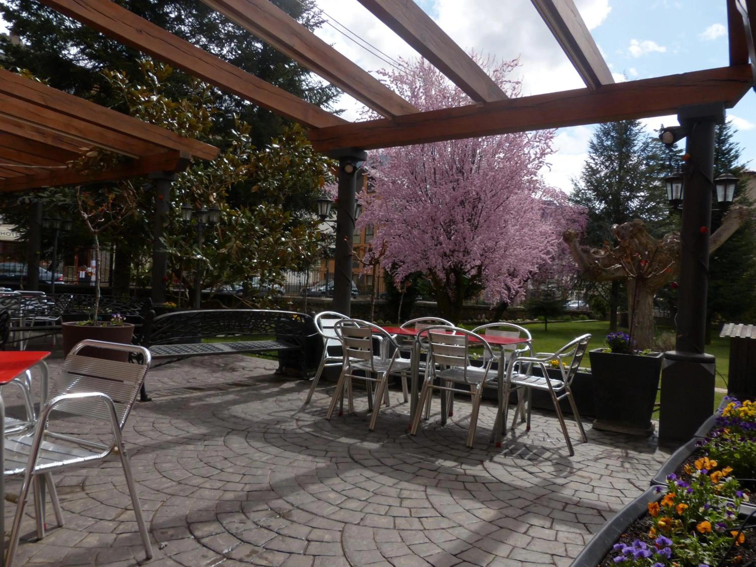 Lounge or bar in Hostal Vall D'Aneu by Arcas & Sambola