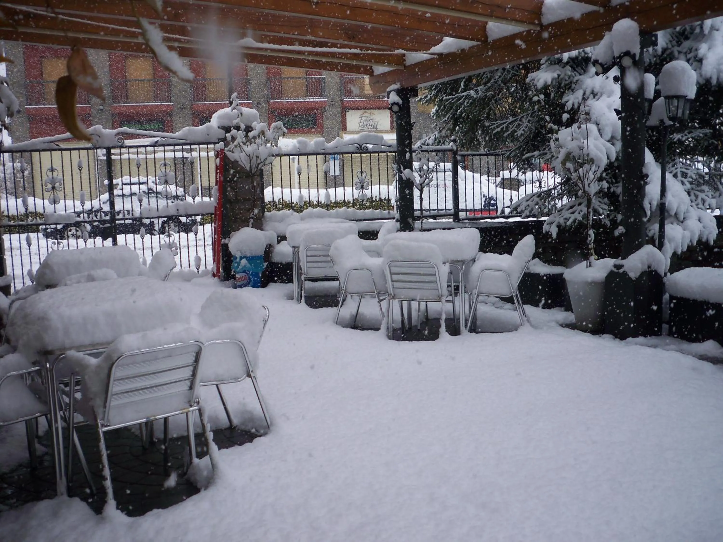 Restaurant/places to eat in Hostal Vall D'Aneu by Arcas & Sambola