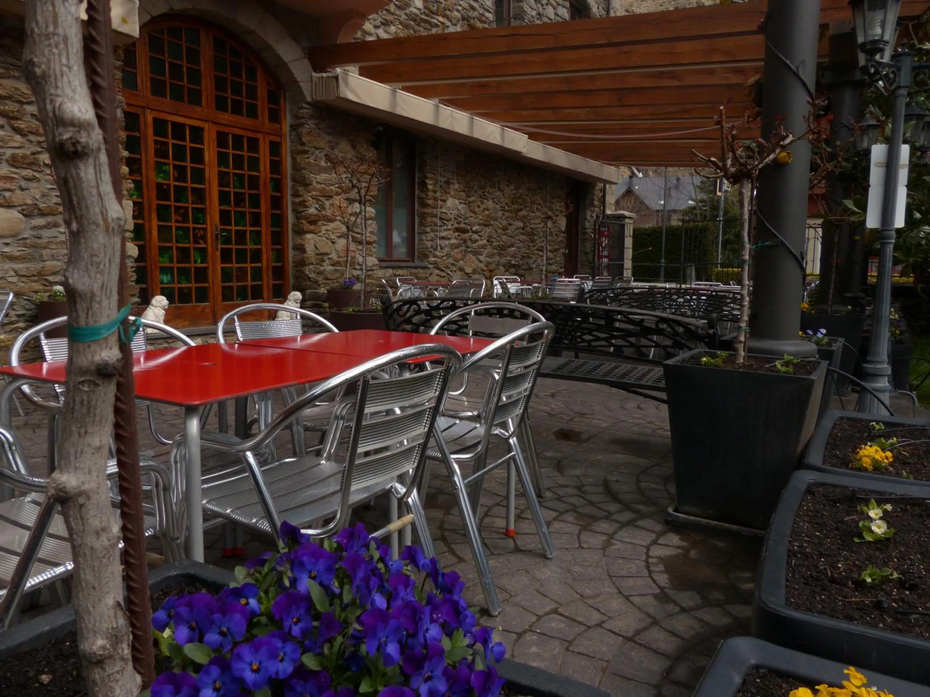 Lounge or bar in Hostal Vall D'Aneu by Arcas & Sambola