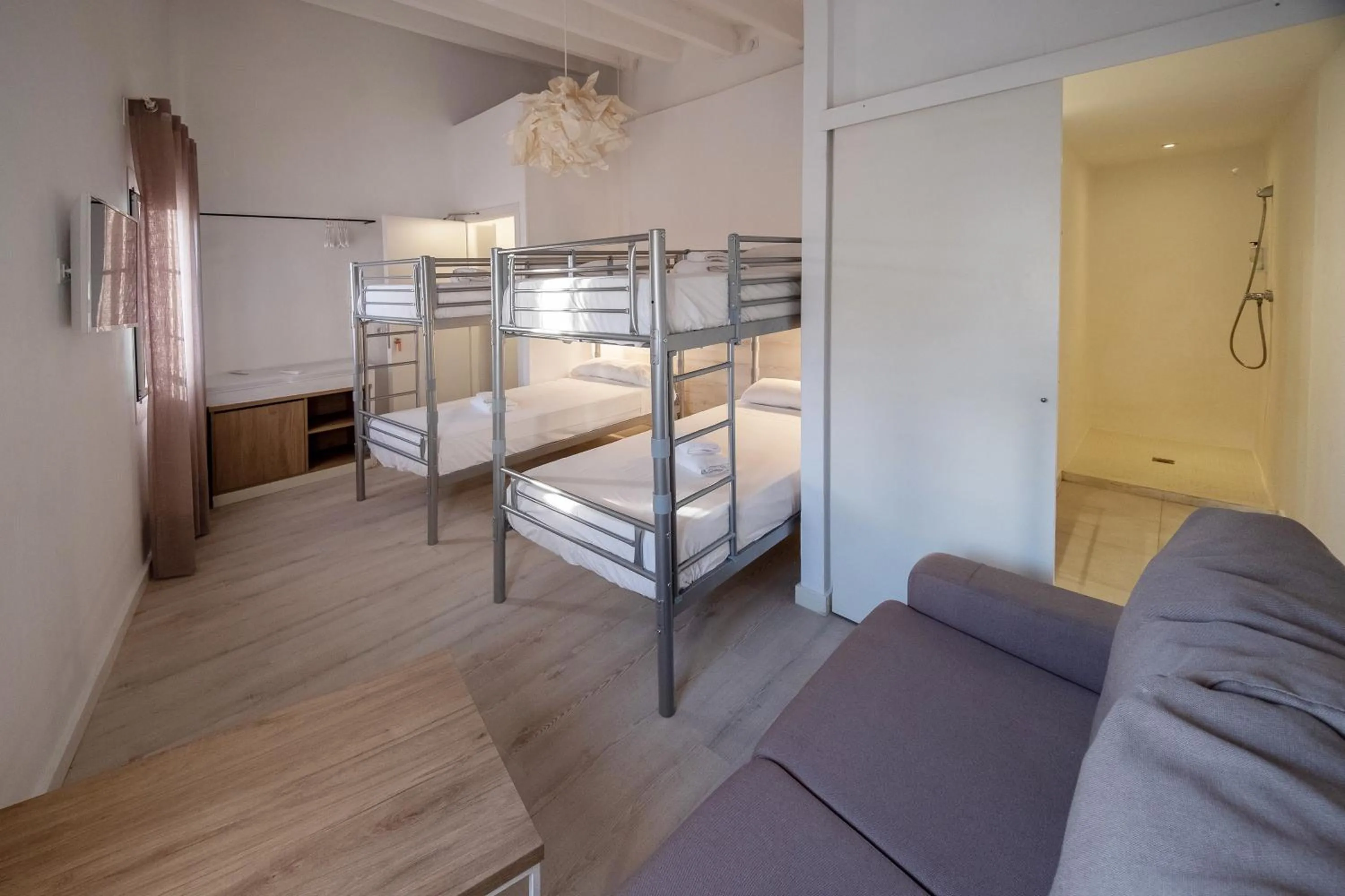 Superior Quadruple Room in Xubec - Albergue Juvenil