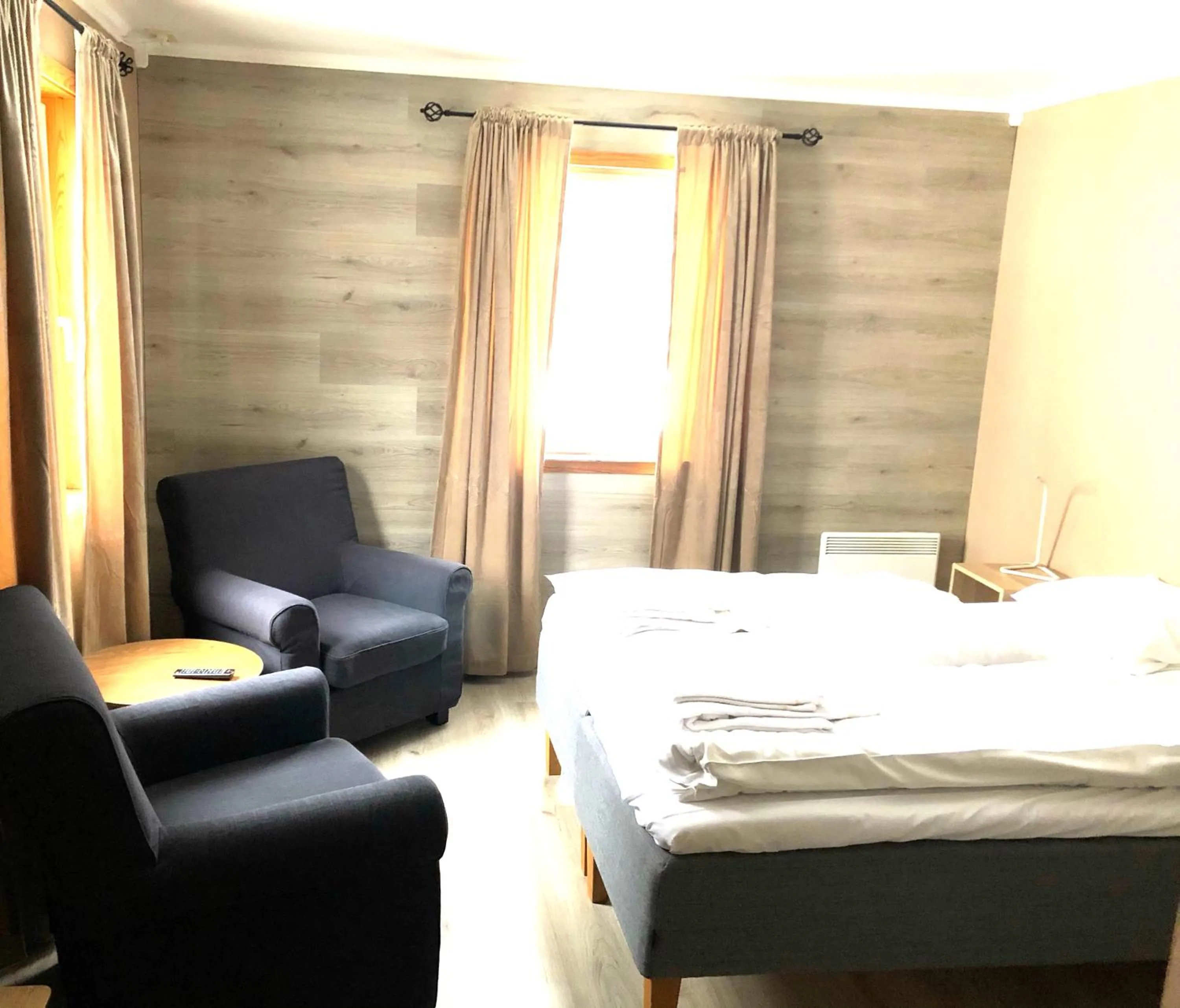 Living room, Bed in Kvitfjell Hotel Kvitfjellvegen 492