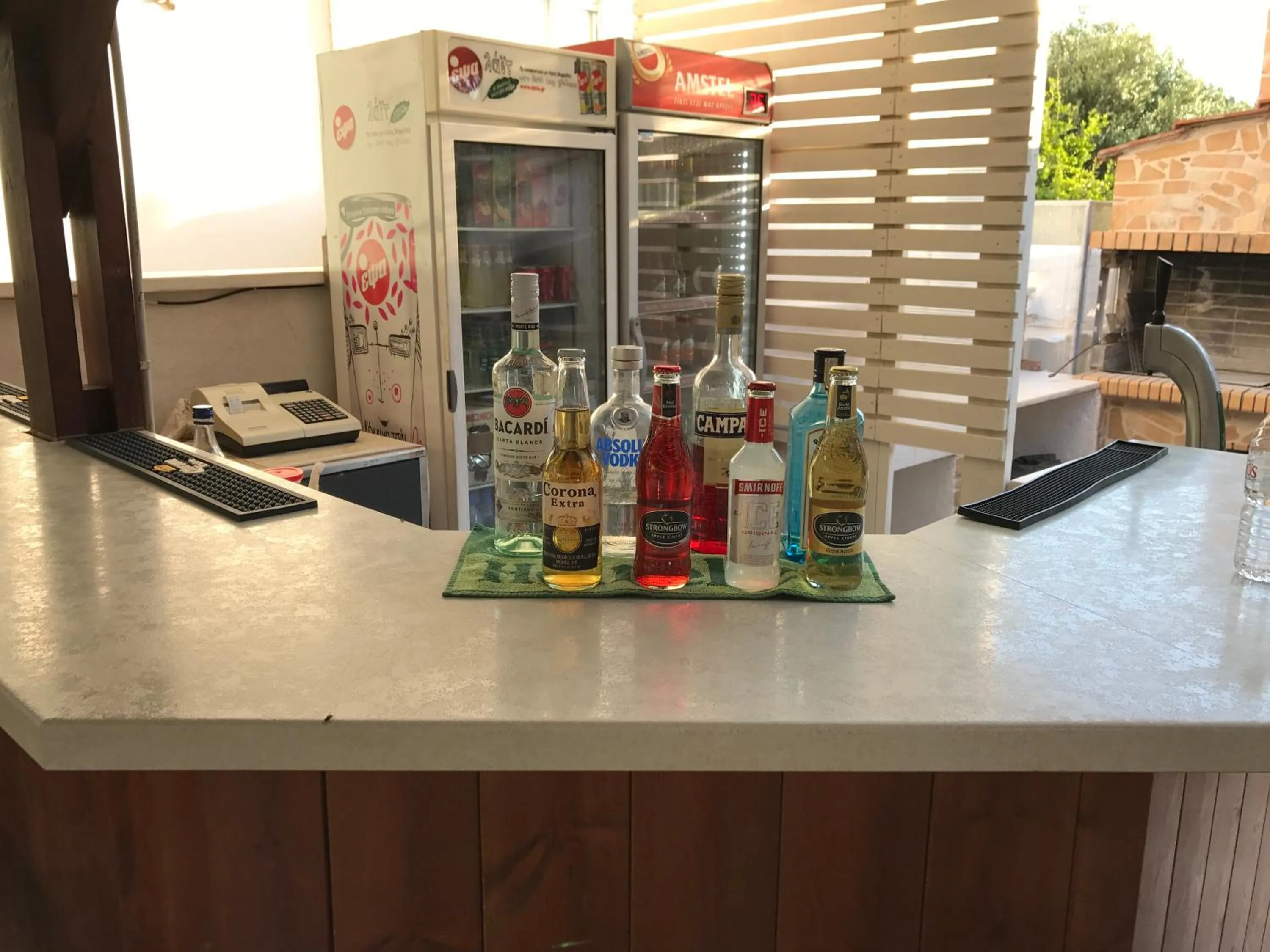 Alcoholic drinks in Tholos Rooms