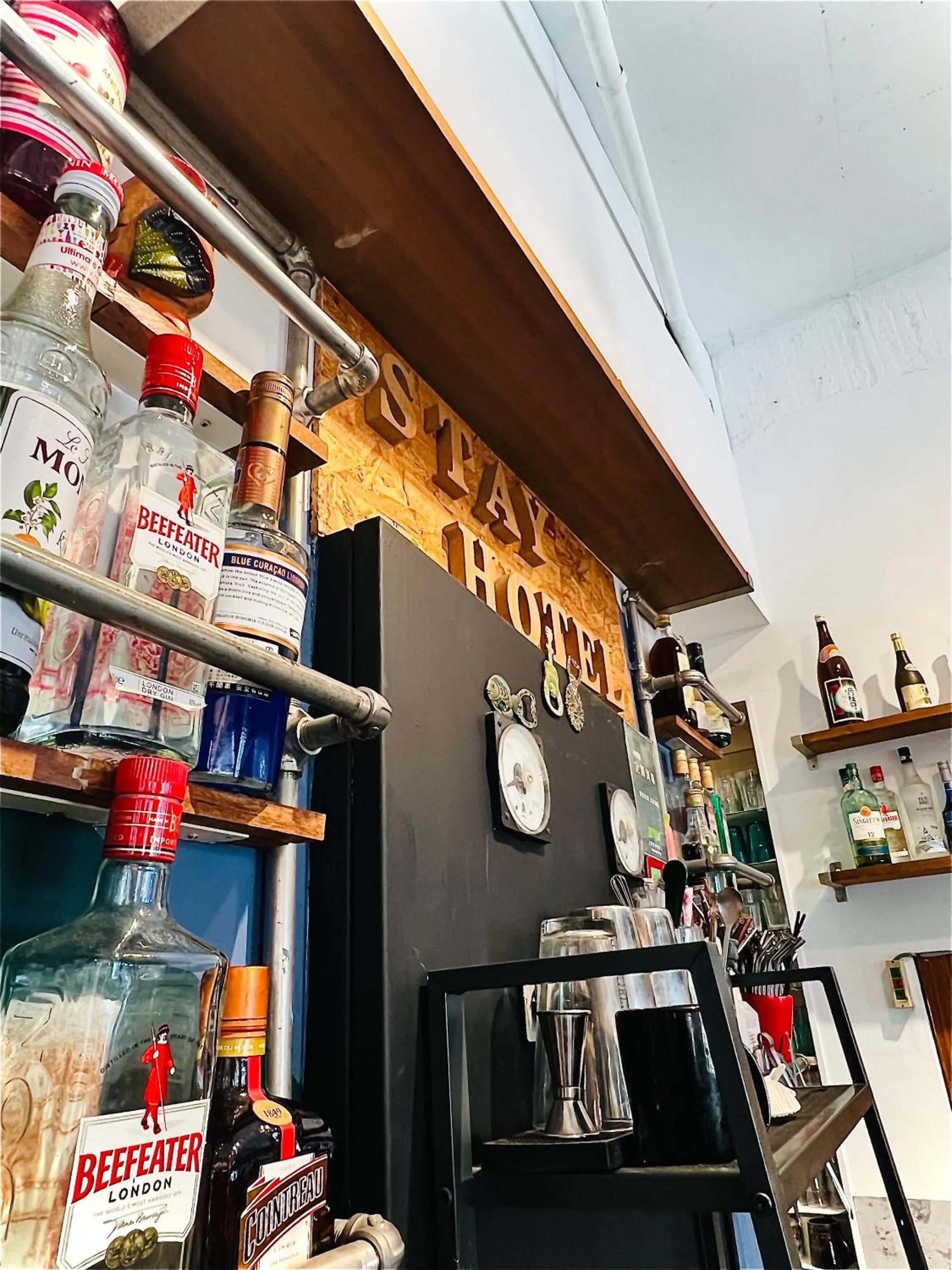 Restaurant/places to eat in Stay Hotel