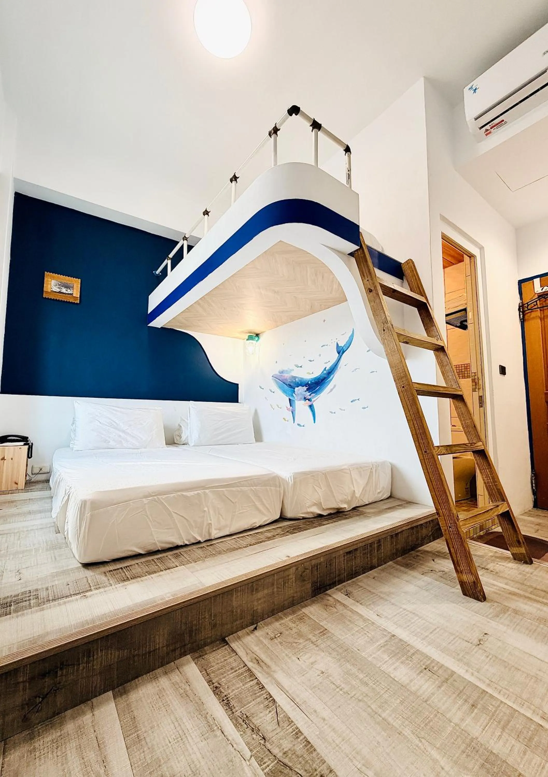 Restaurant/places to eat, Bed in Stay Hotel