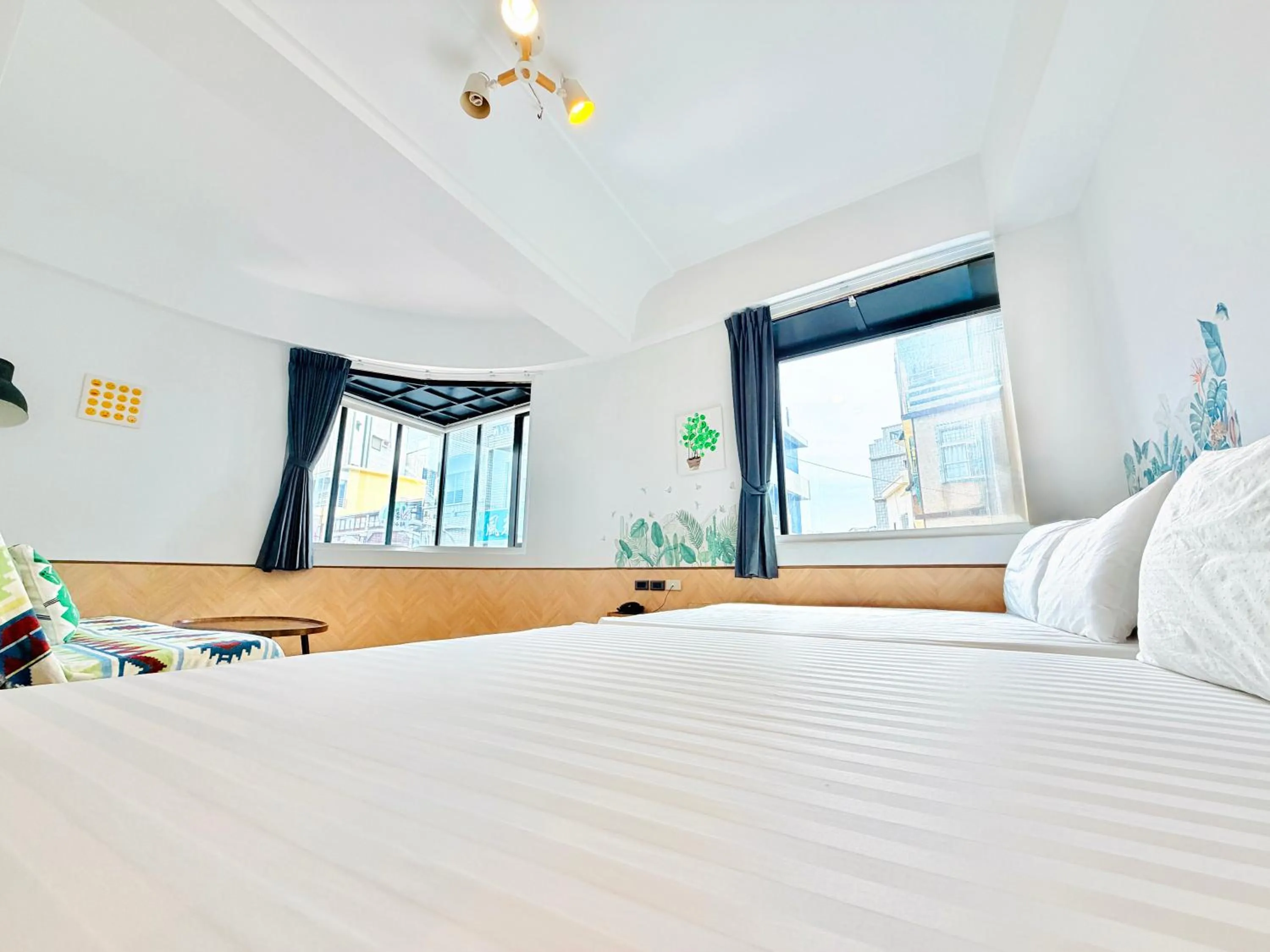 Communal lounge/ TV room, Bed in Stay Hotel