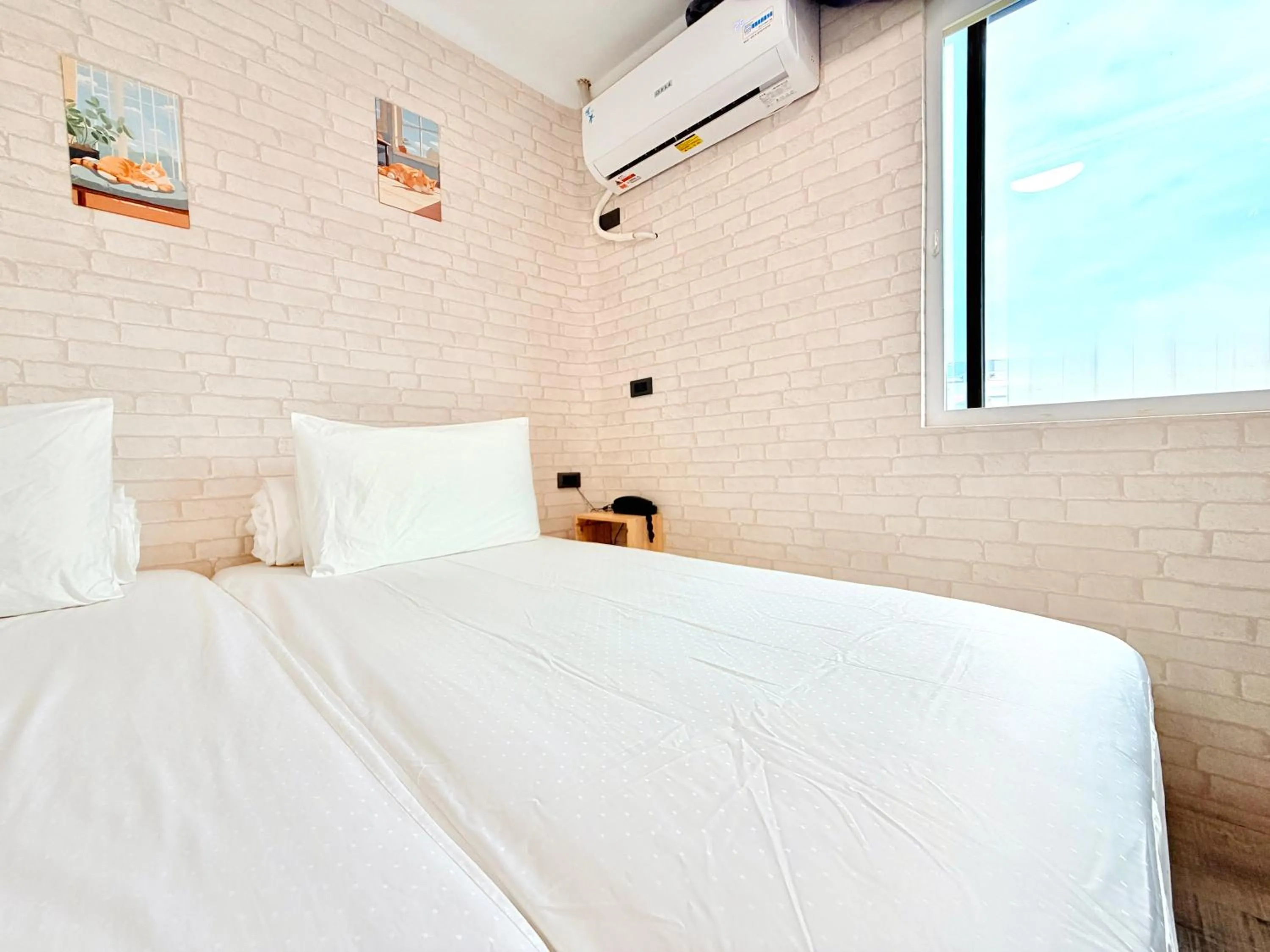 Property building, Bed in Stay Hotel