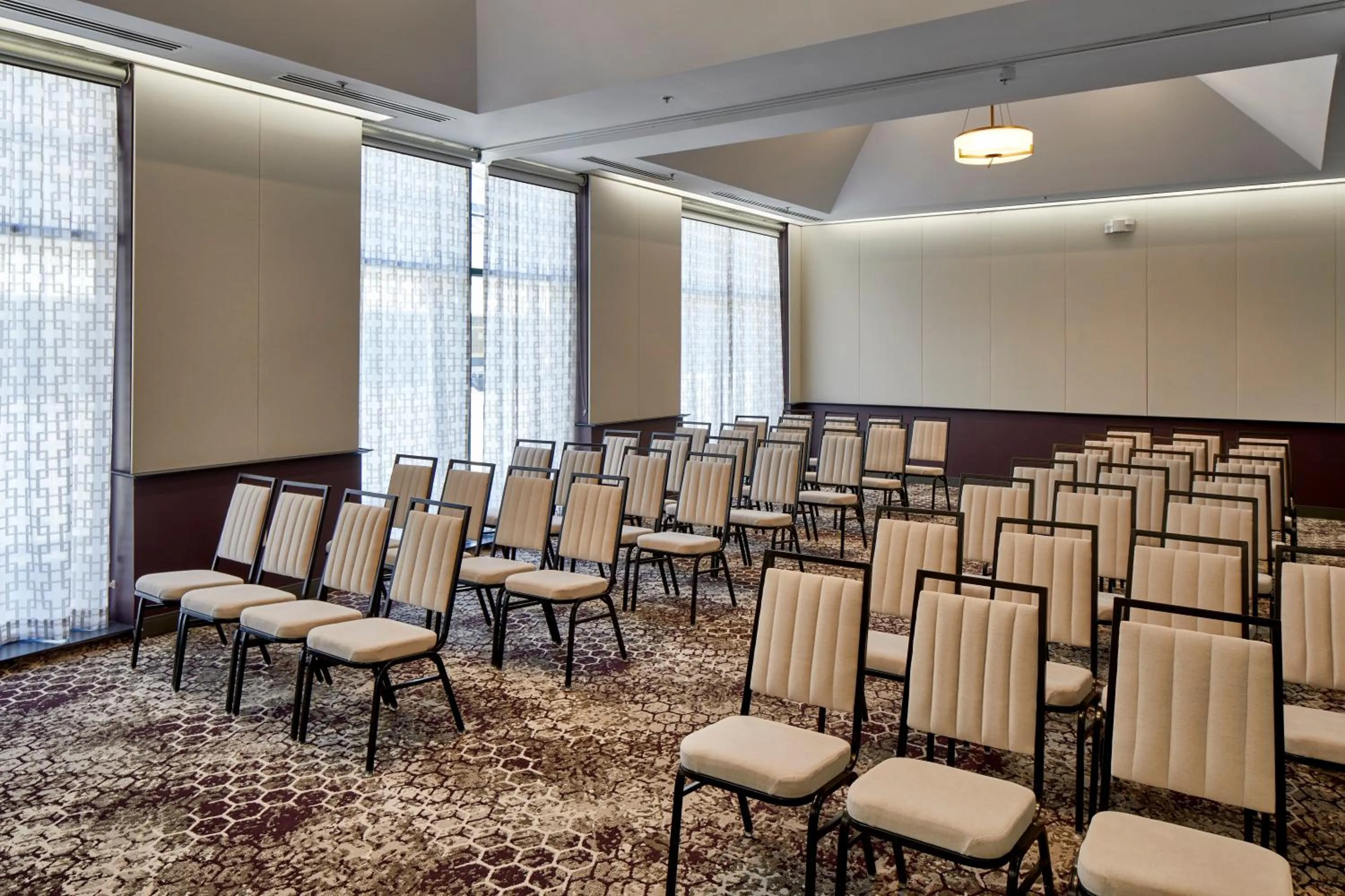 Meeting/conference room in Hotel Indigo Cleveland Downtown by IHG