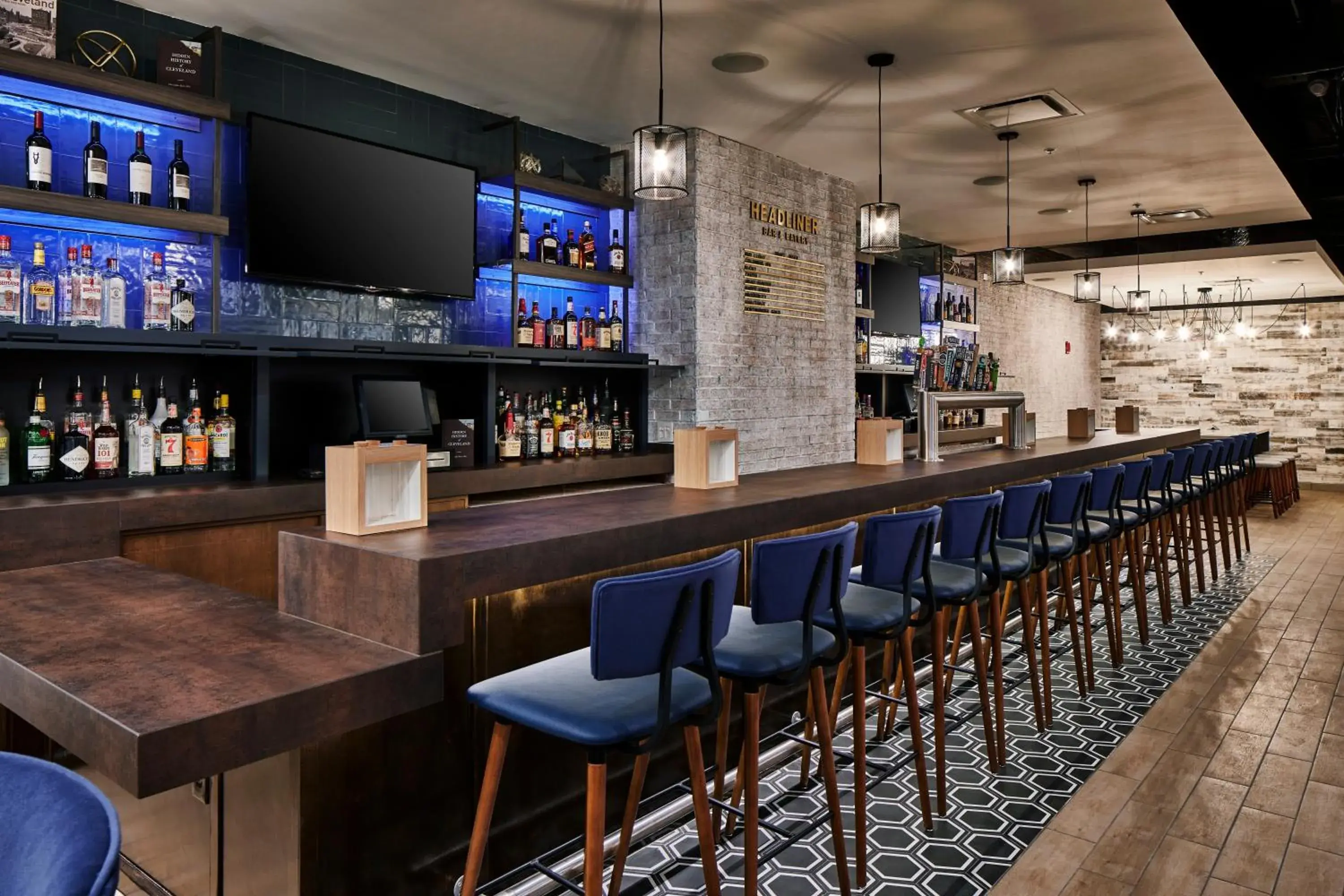 Lounge or bar in Hotel Indigo Cleveland Downtown by IHG Lounge or bar in Hotel Indigo Cleveland Downtown by IHG