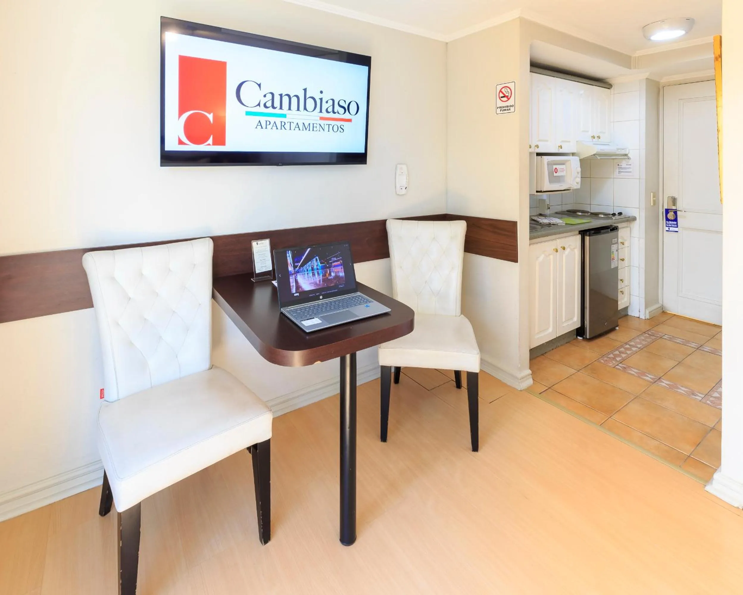 Dining area in Apart Hotel Cambiaso