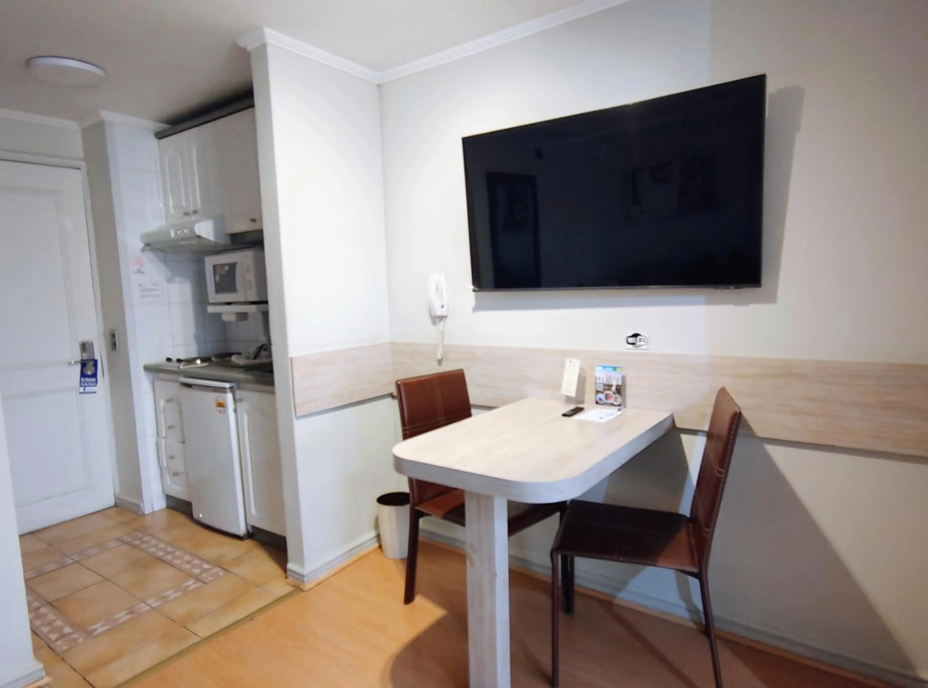 TV and multimedia in Apart Hotel Cambiaso