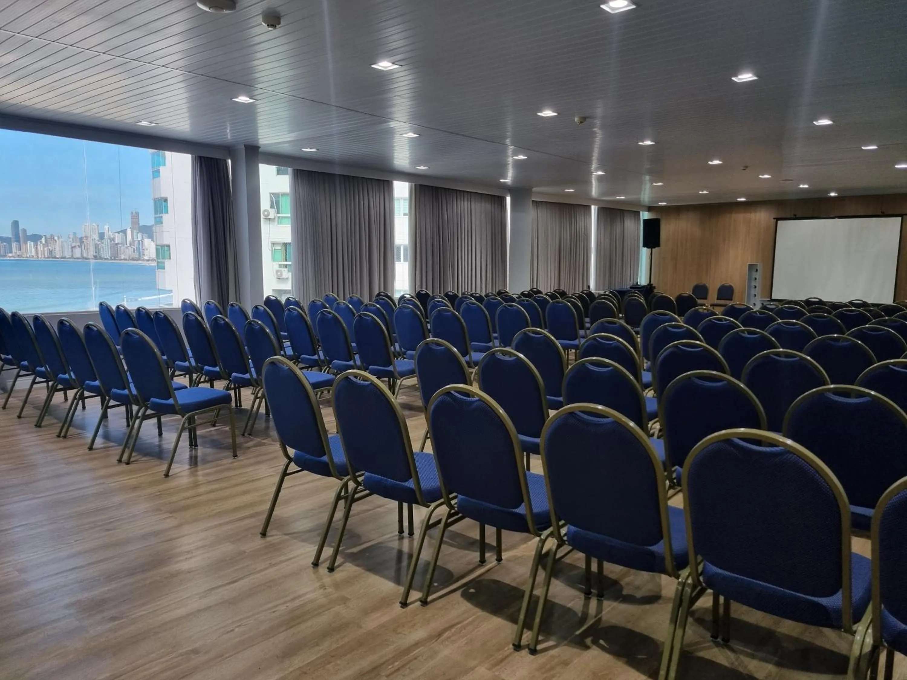 Meeting/conference room in Marambaia Hotel e Convenções