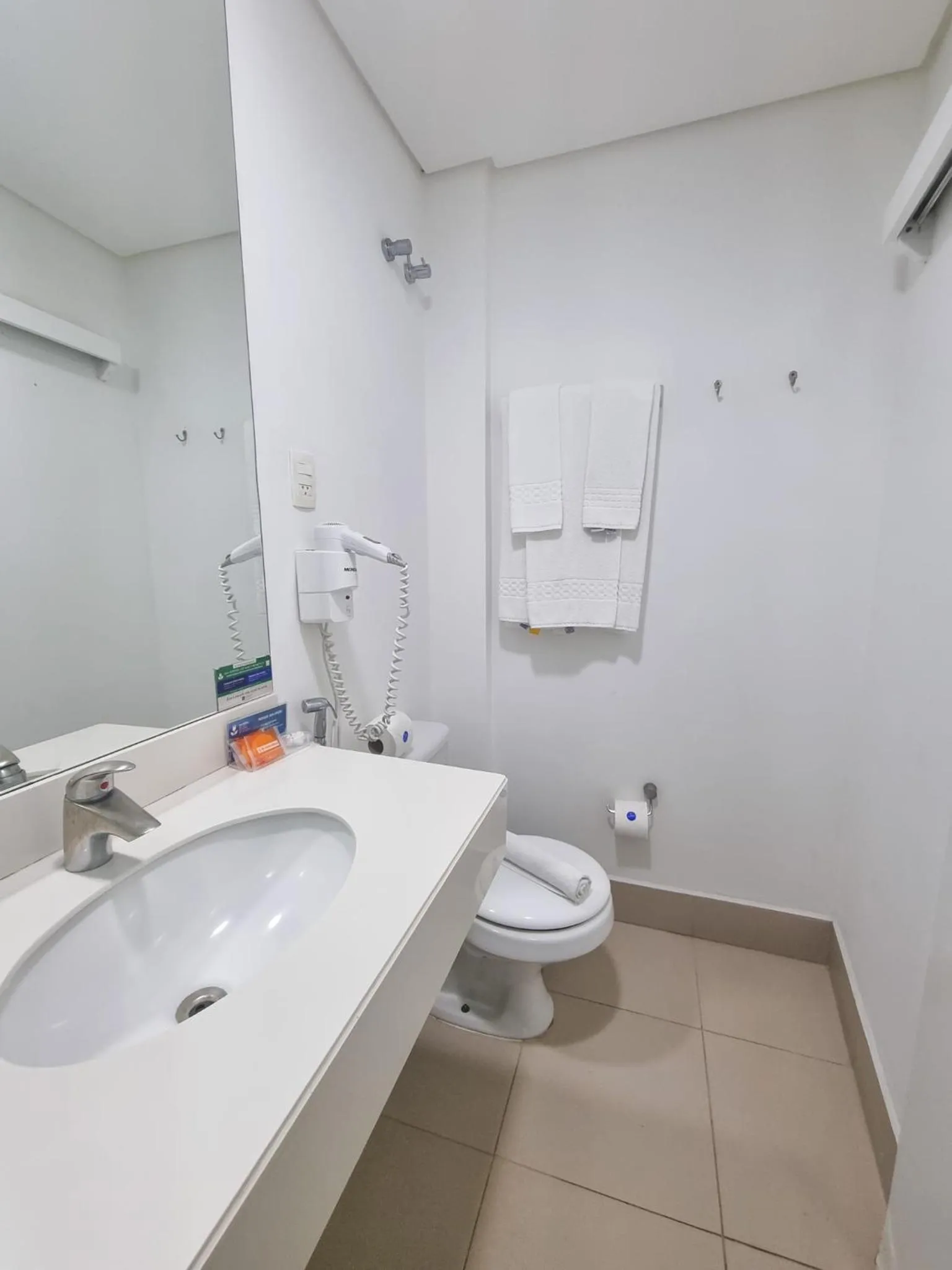 Bathroom in Marambaia Hotel e Convenções