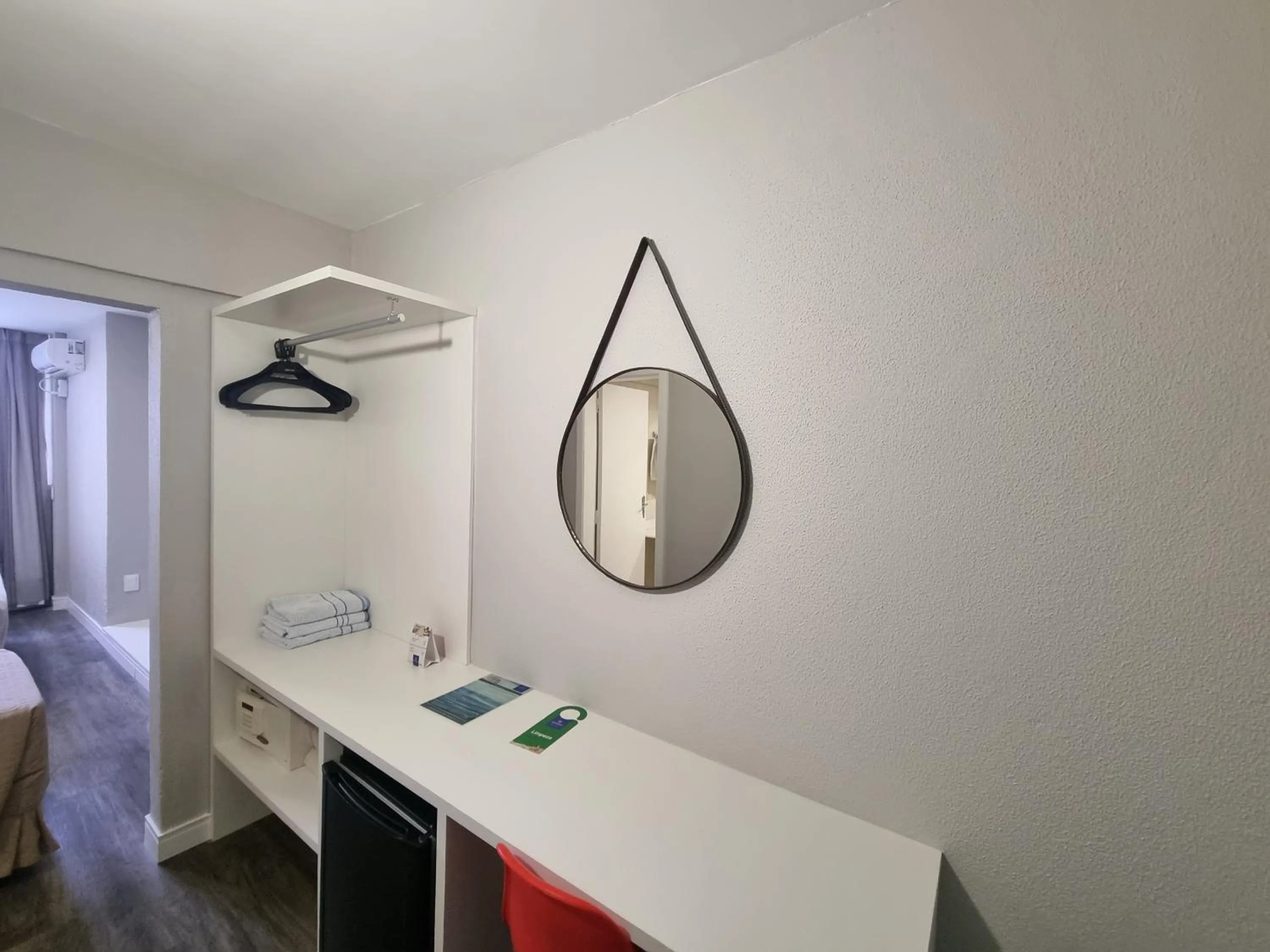 Photo of the whole room, Bed in Marambaia Hotel e Convenções