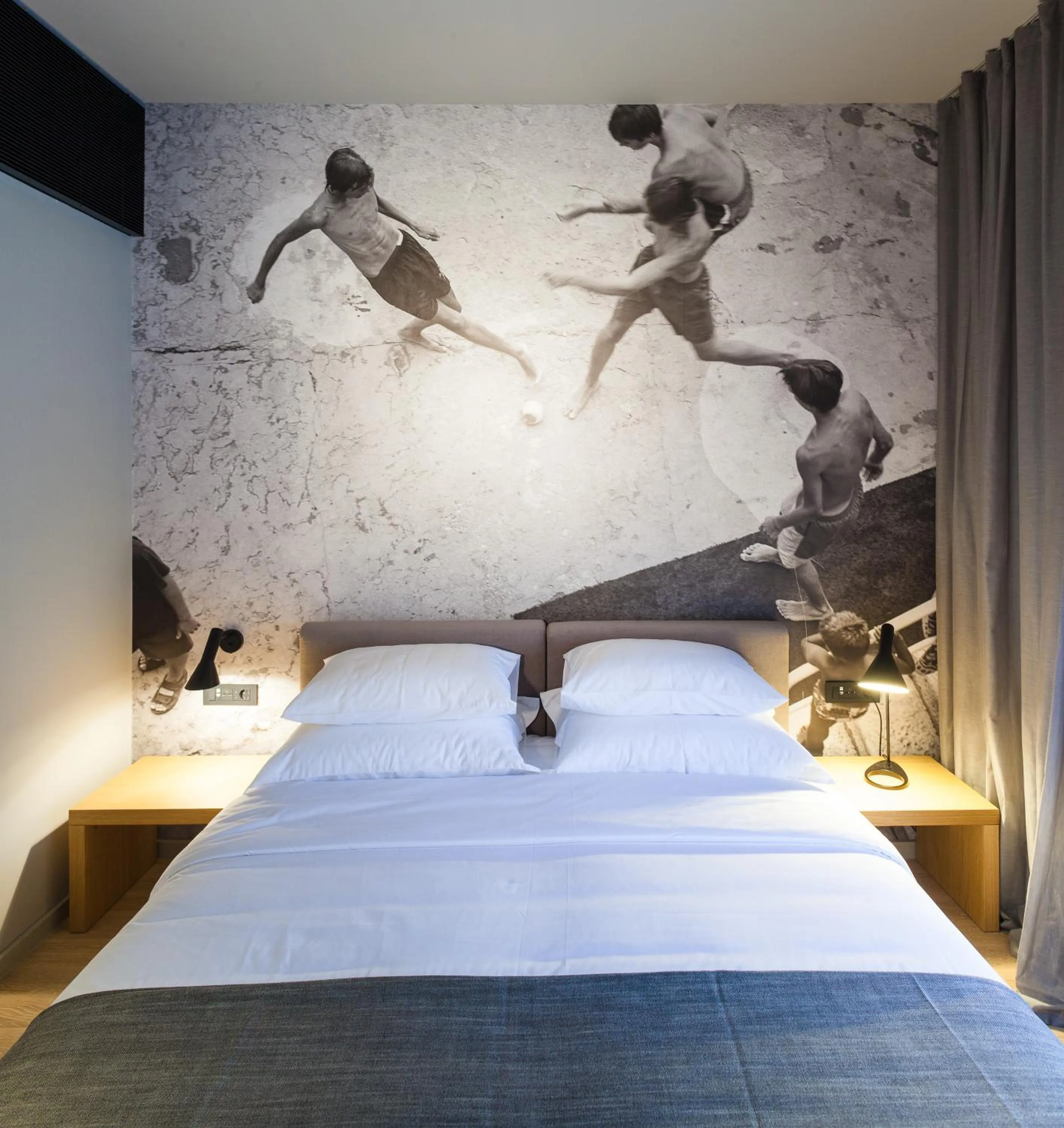 Bed in One Suite Hotel