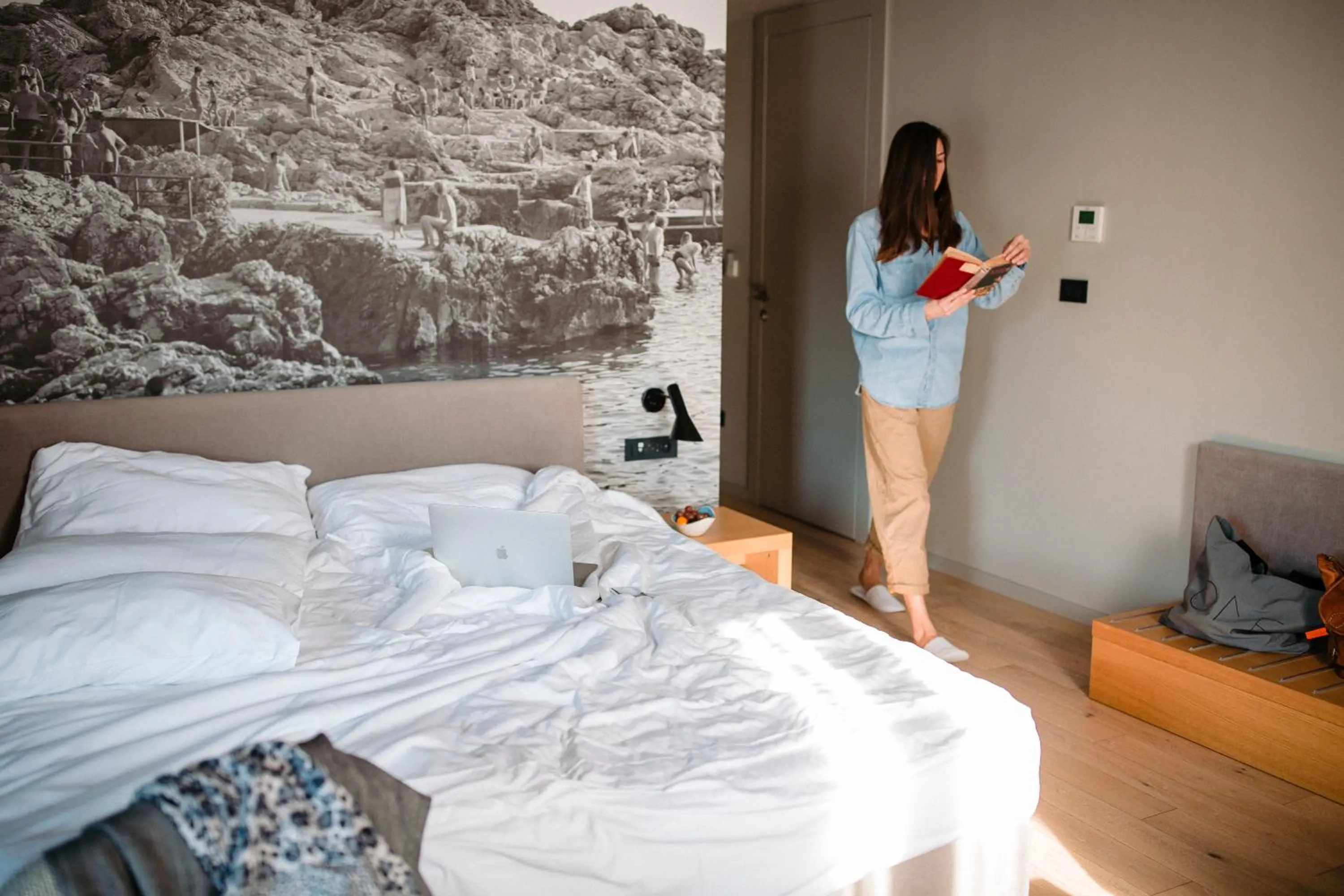 Bed in One Suite Hotel