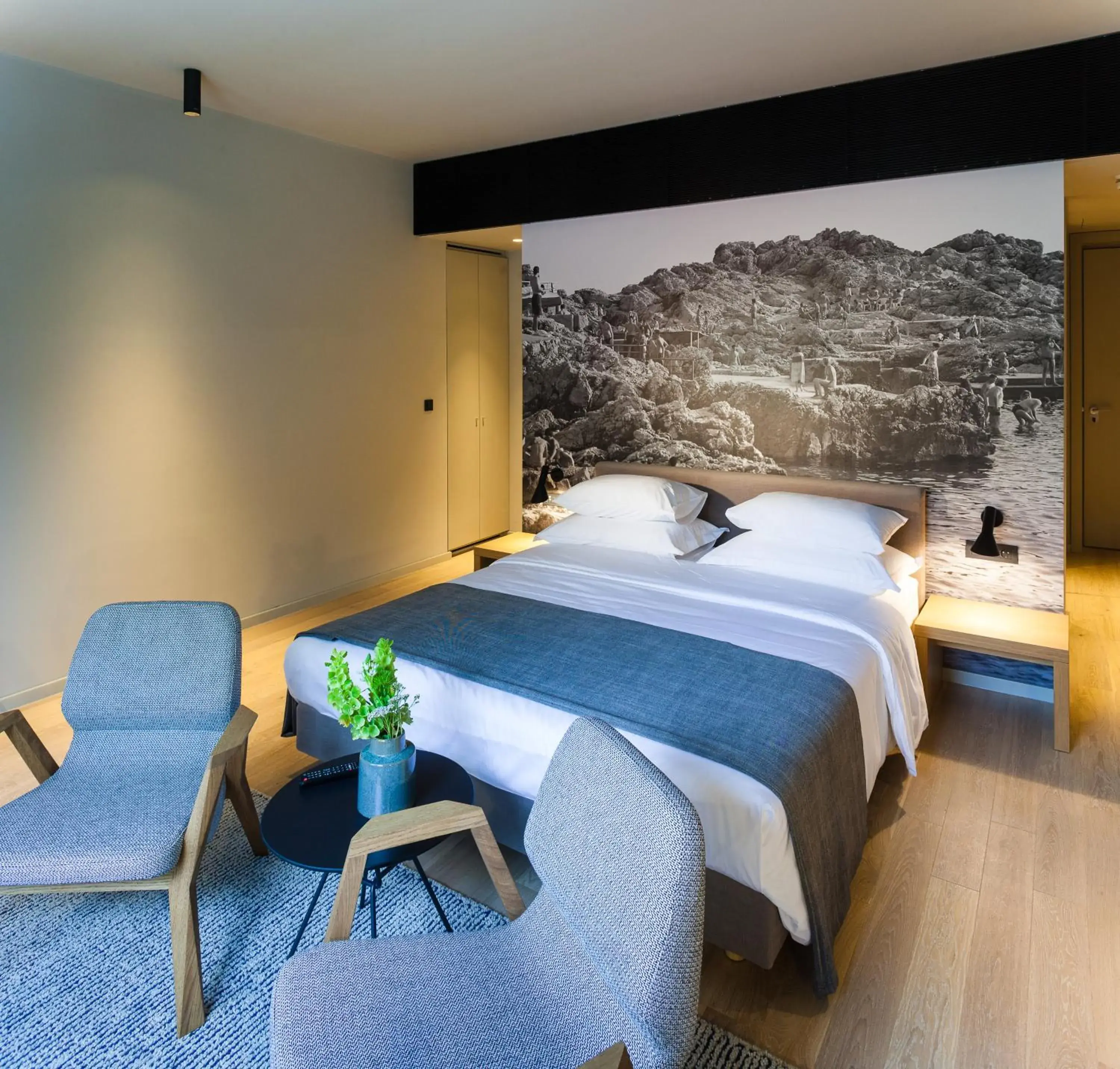 Bed in One Suite Hotel Bed in One Suite Hotel