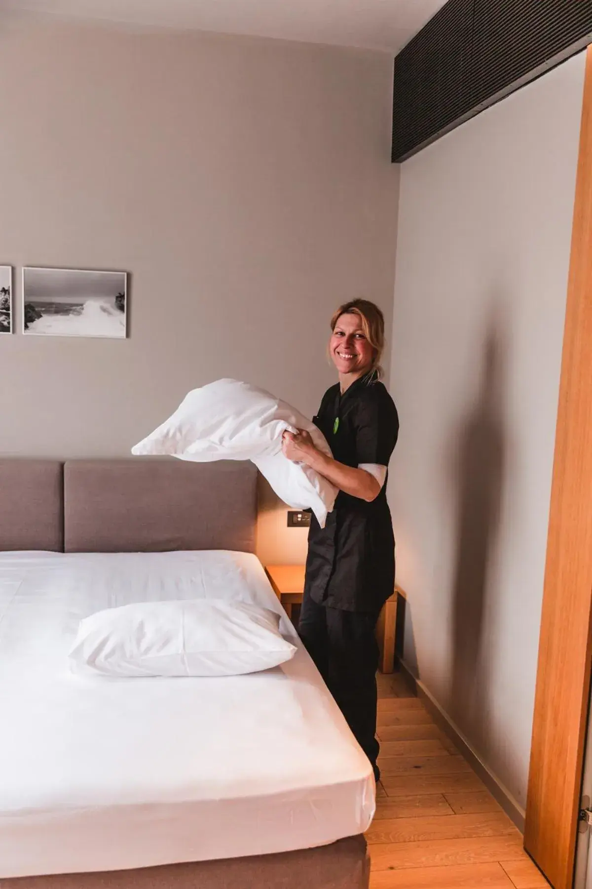 Bed in One Suite Hotel Bed in One Suite Hotel