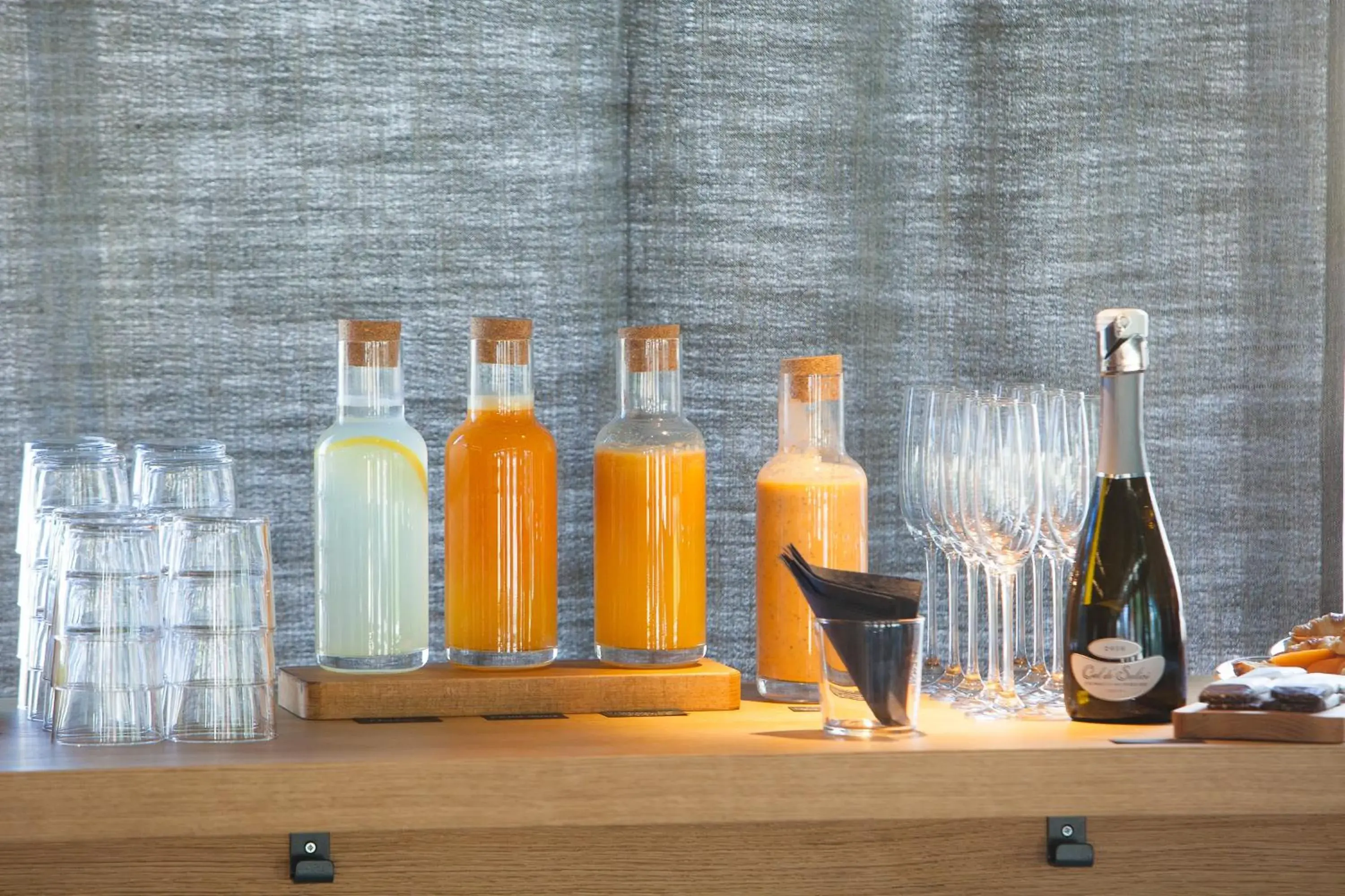 Breakfast in One Suite Hotel Breakfast in One Suite Hotel