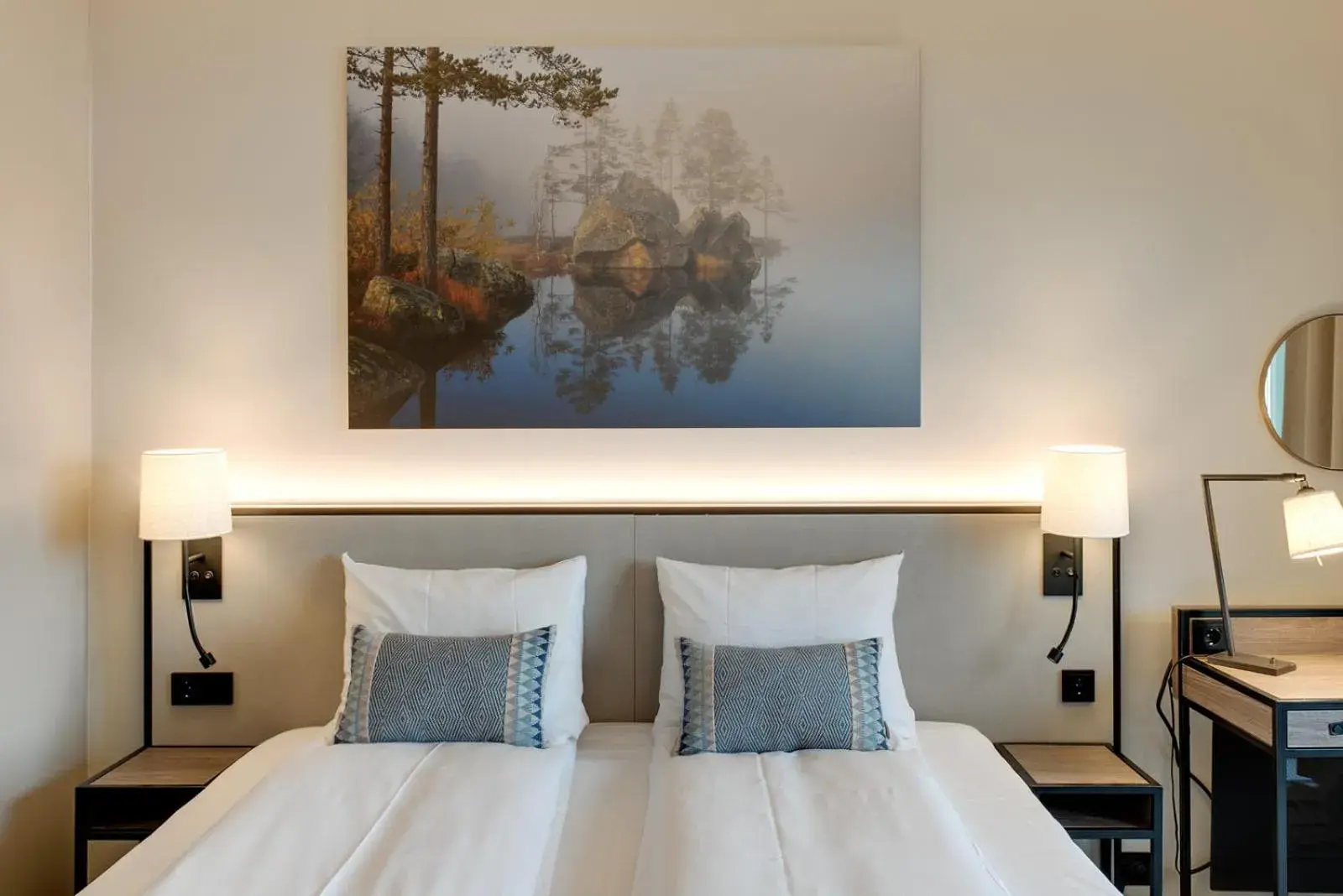 Classic Single or Double Room with a Lake view and Balcony in Tyrifjord Hotell Classic Single or Double Room with a Lake view and Balcony in Tyrifjord Hotell