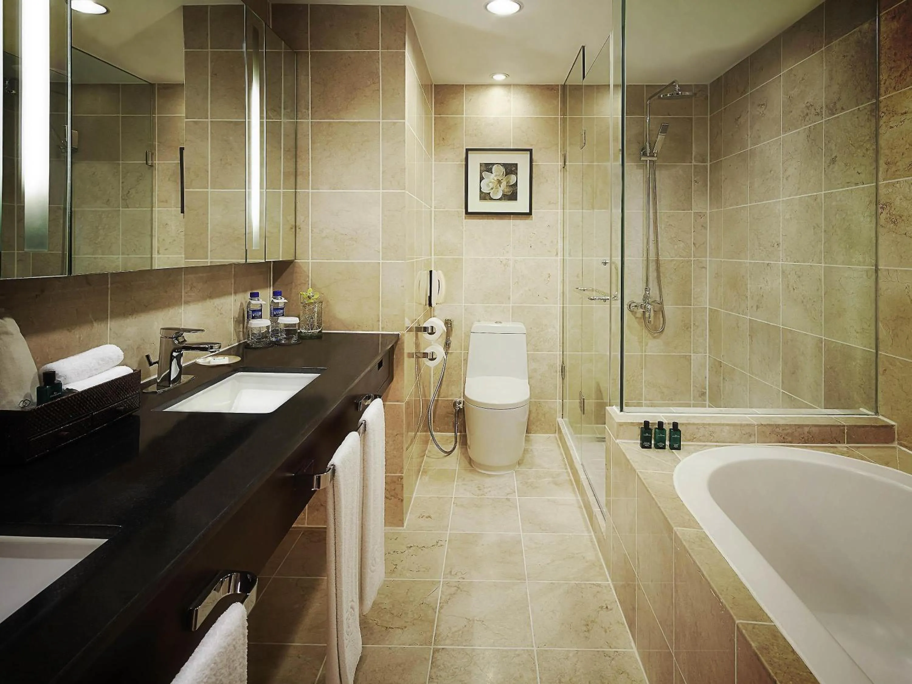 Bedroom in Sofitel Philippine Plaza Manila