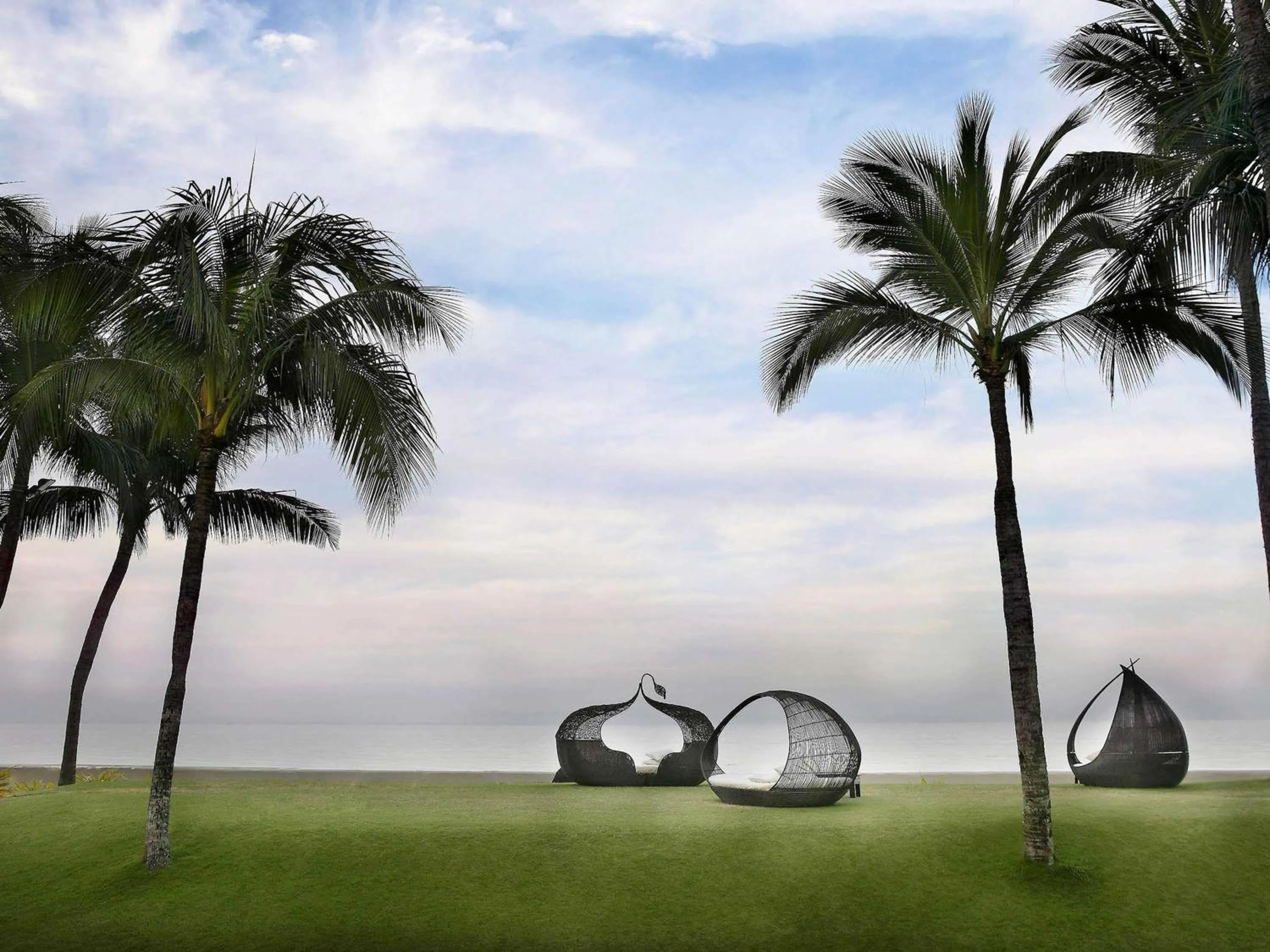 Restaurant/places to eat in Sofitel Philippine Plaza Manila