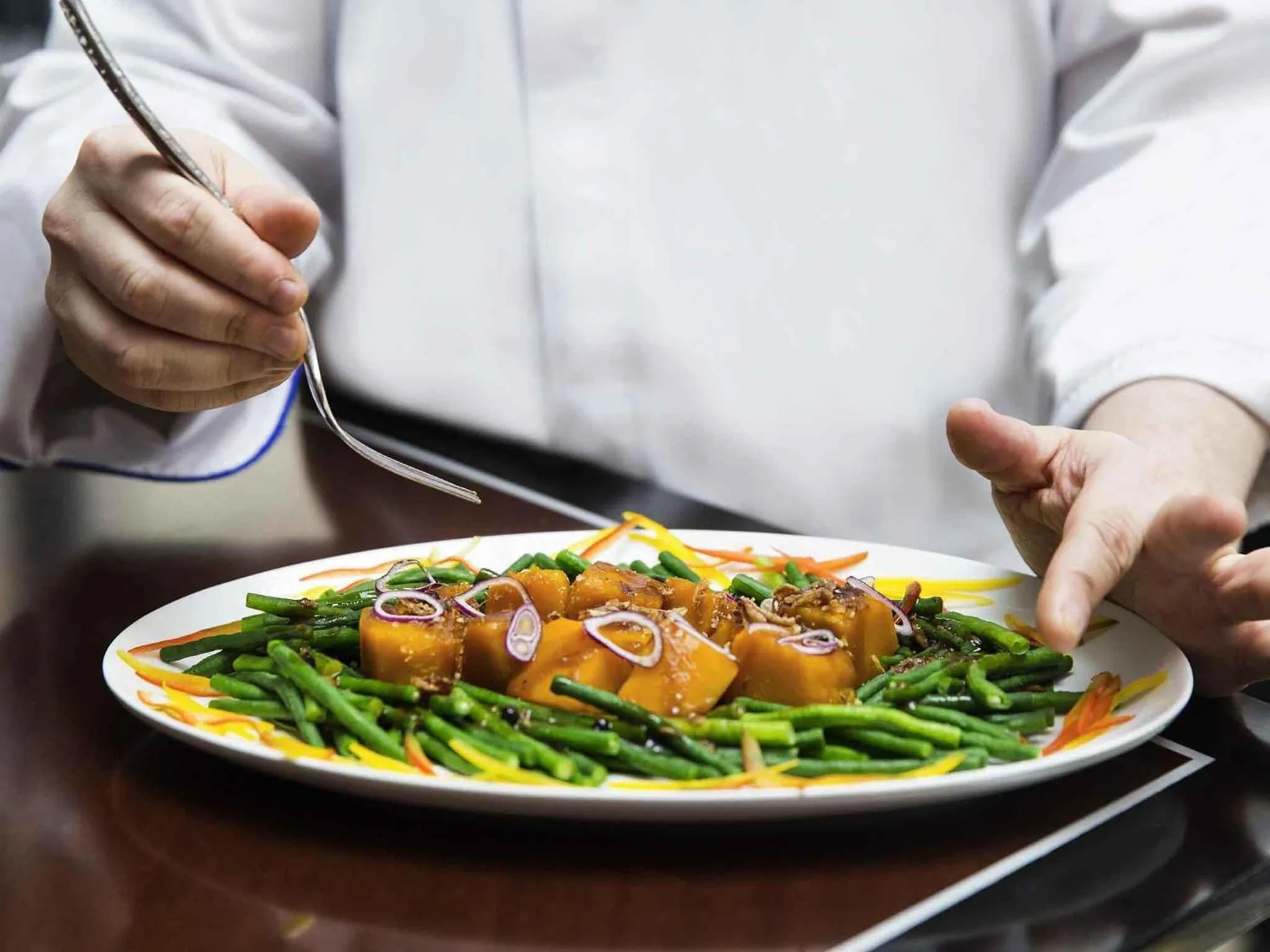 Lounge or bar in Sofitel Philippine Plaza Manila