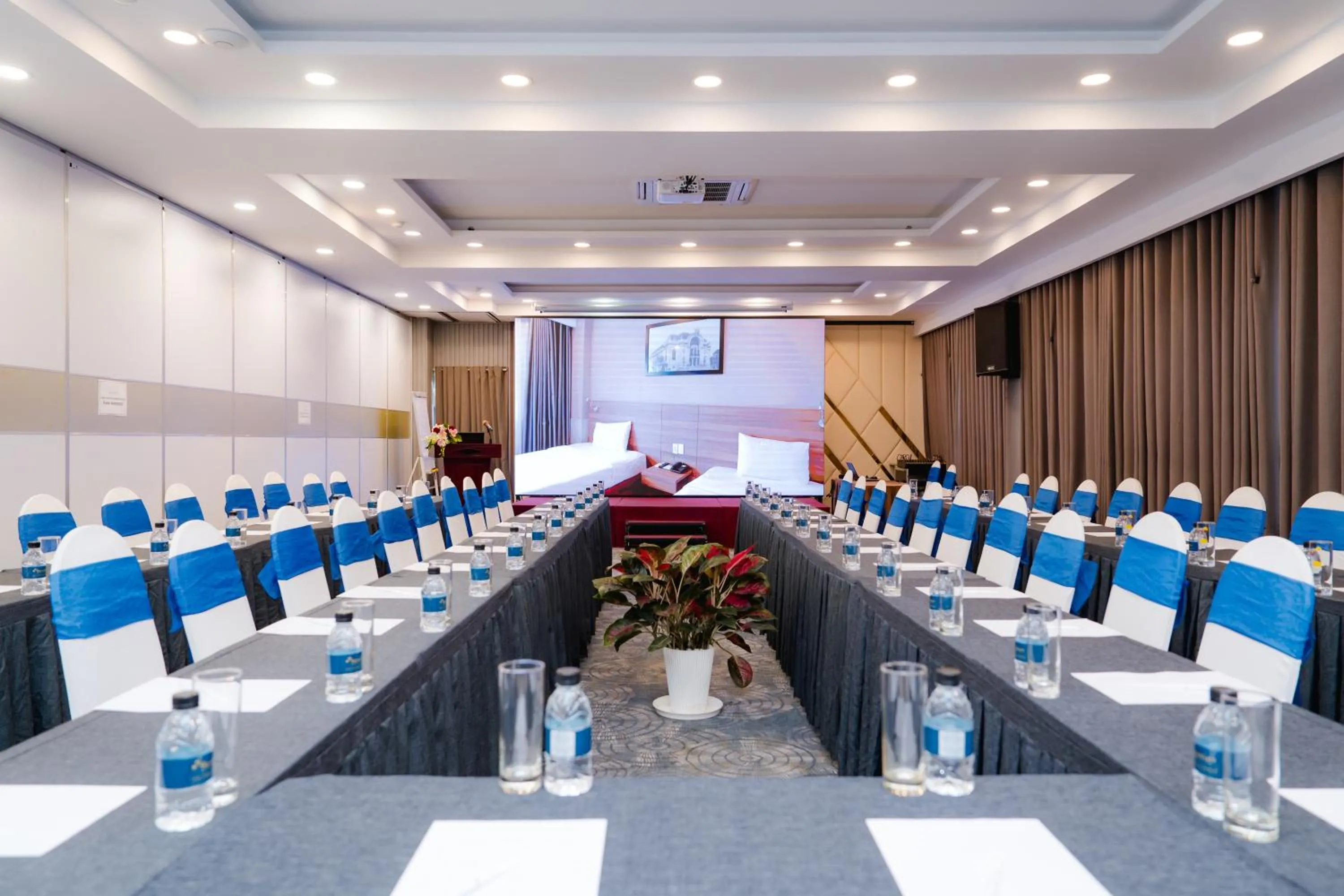 Banquet/Function facilities in Viet Lotus Saigon Hotel