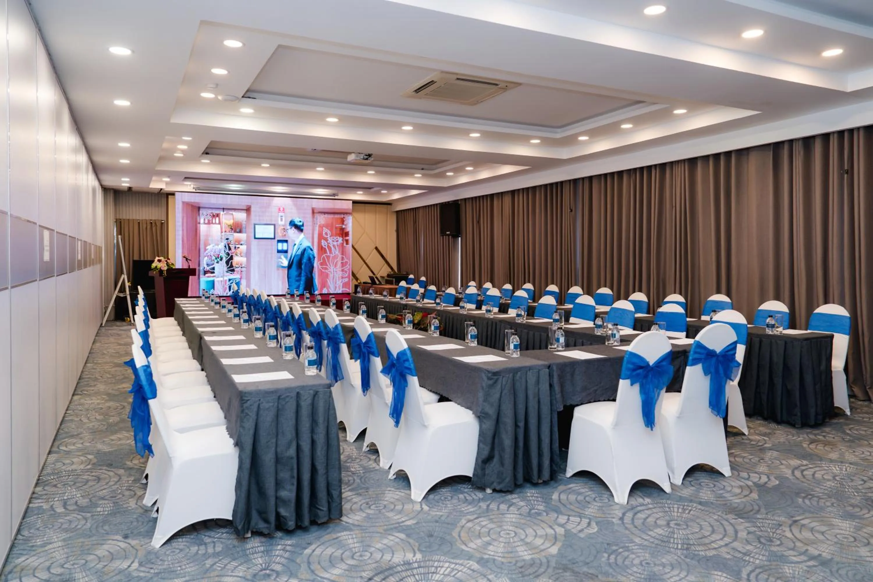 Banquet/Function facilities in Viet Lotus Saigon Hotel