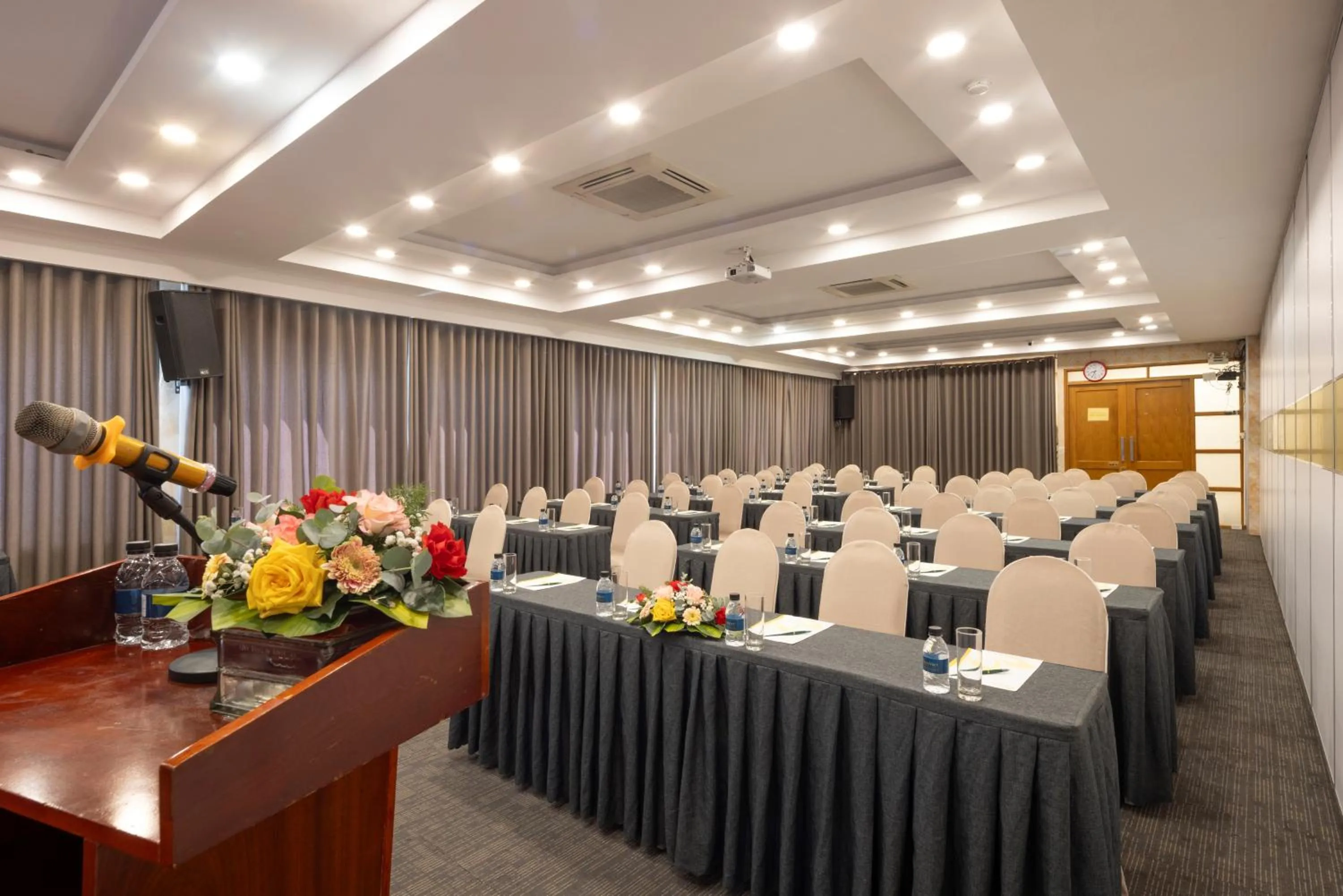 Meeting/conference room in Sen Viet Hotel