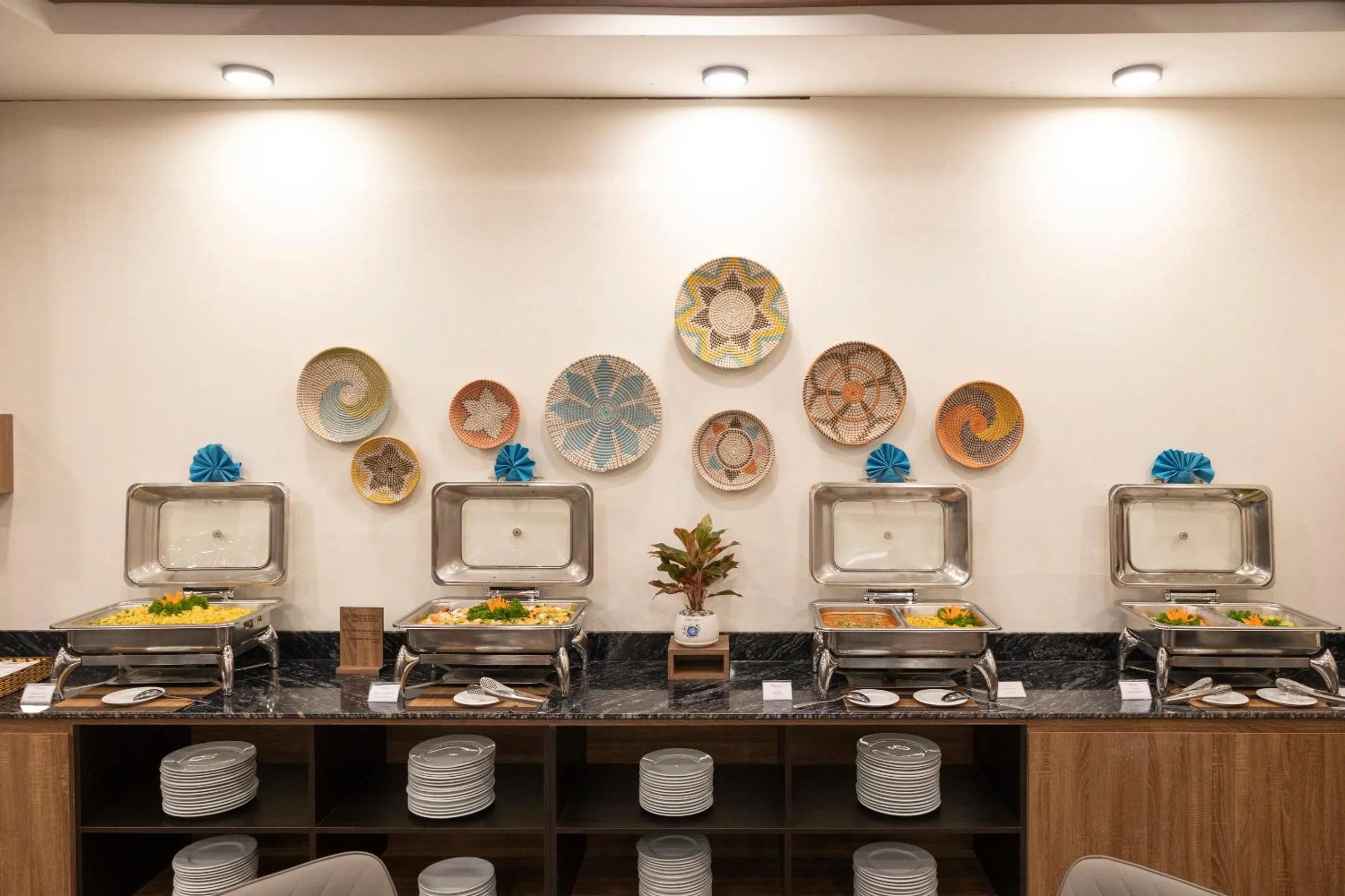 Restaurant/places to eat in Sen Viet Hotel