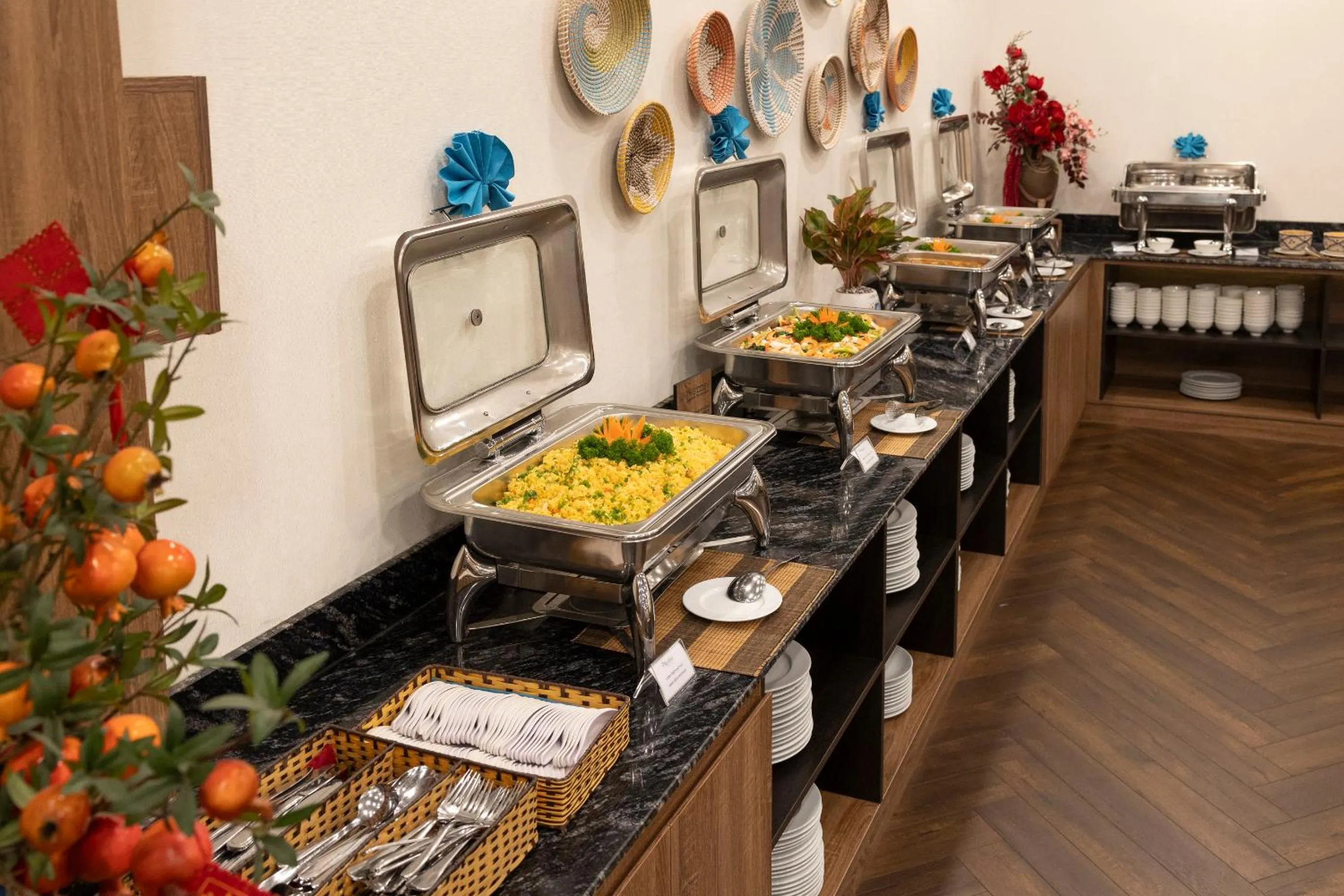 Restaurant/places to eat in Sen Viet Hotel