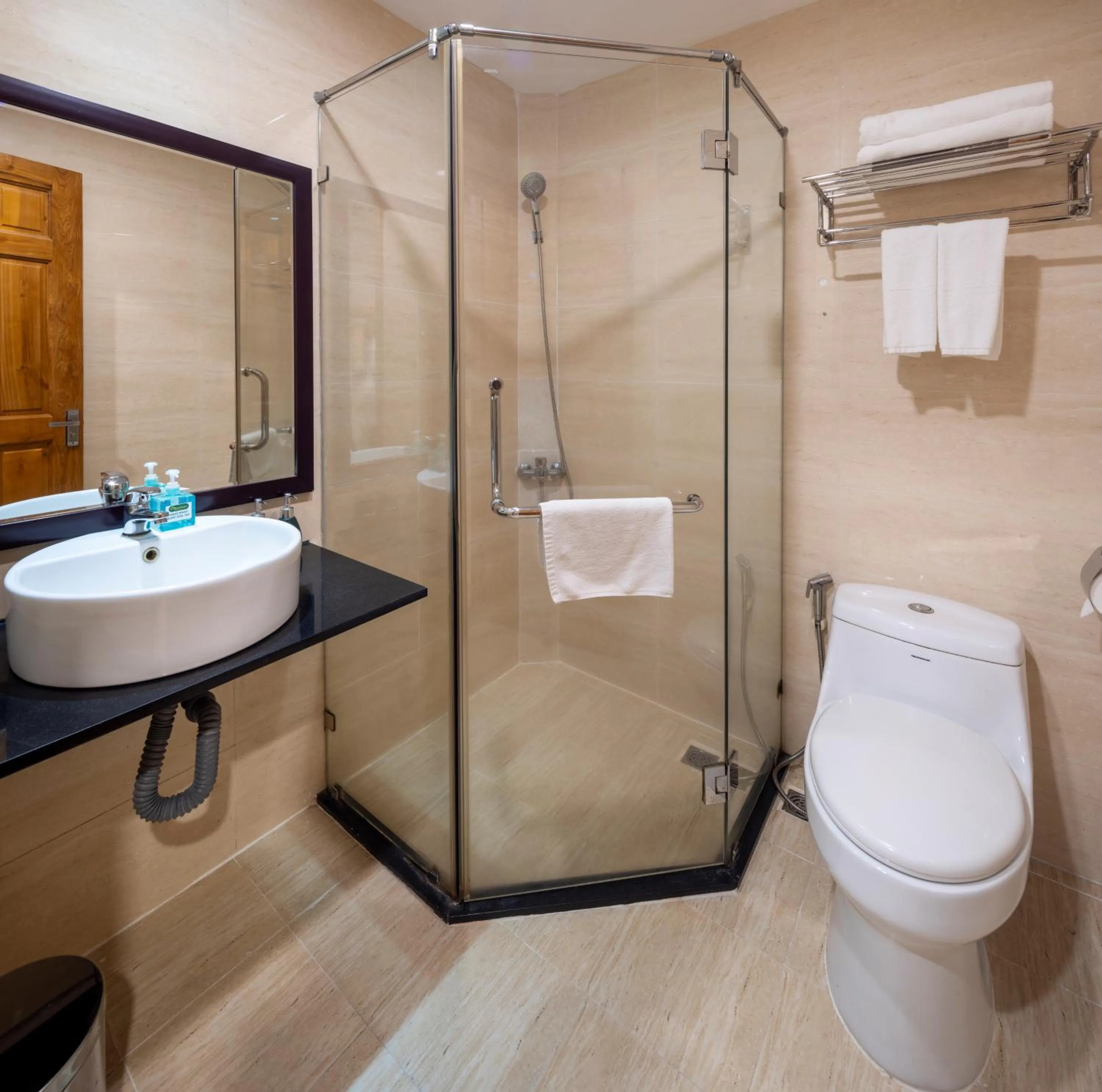 Bathroom in Sen Viet Hotel