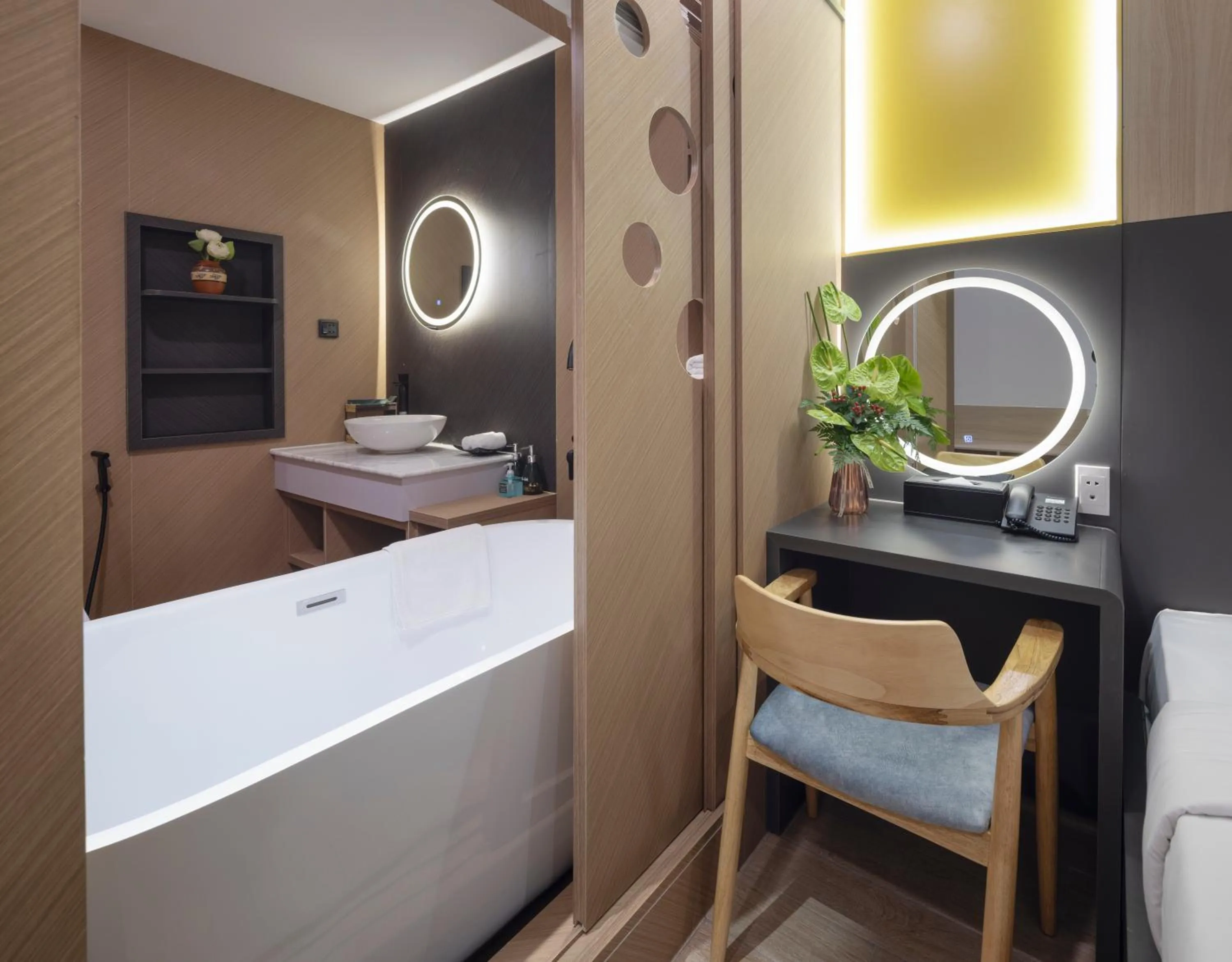 Guests, Bed in Sen Viet Hotel