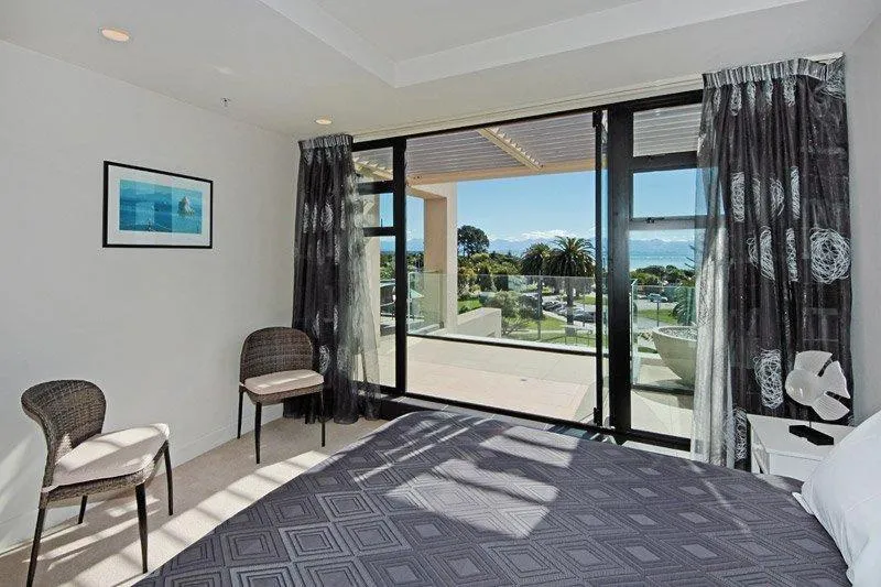 Day, Bed in The Sands